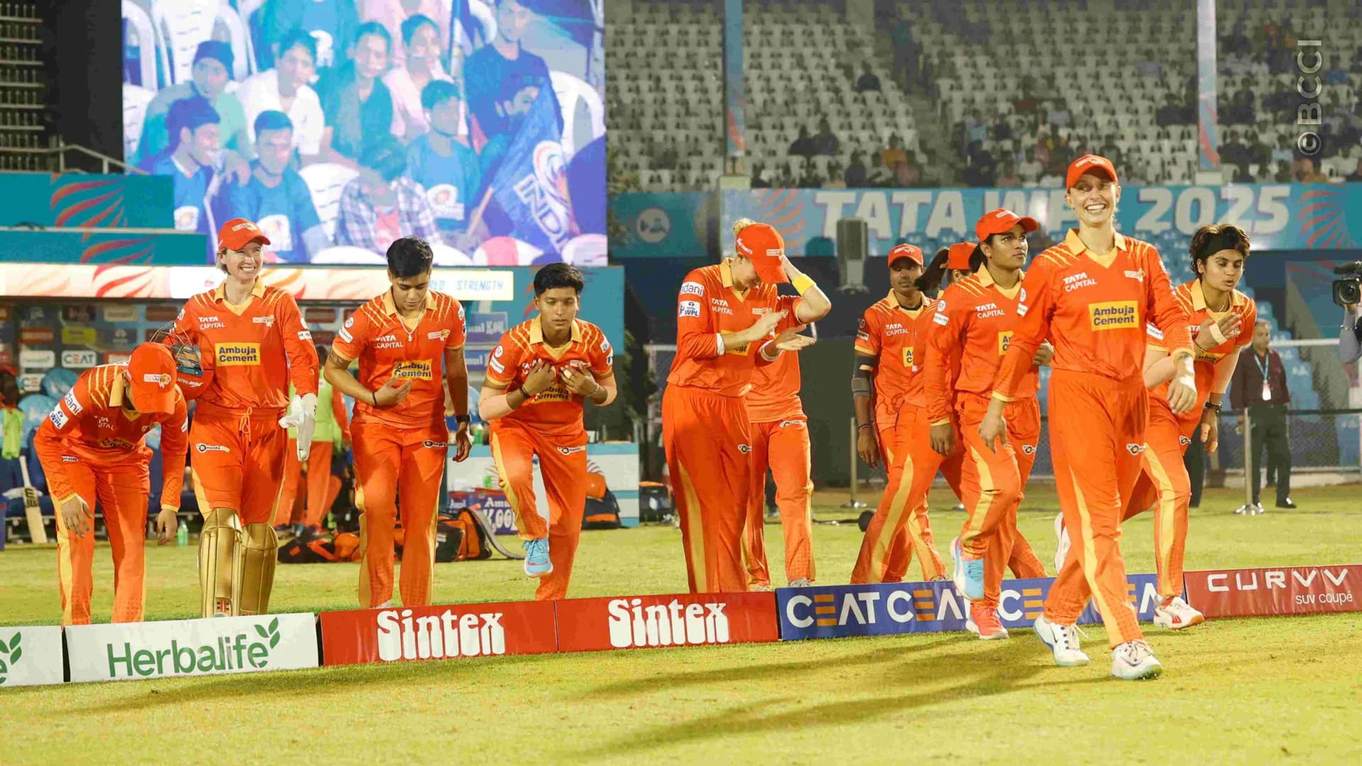 TATA WPL 2025: Eliminator - Mumbai Indians vs Gujarat Giants — photo 6