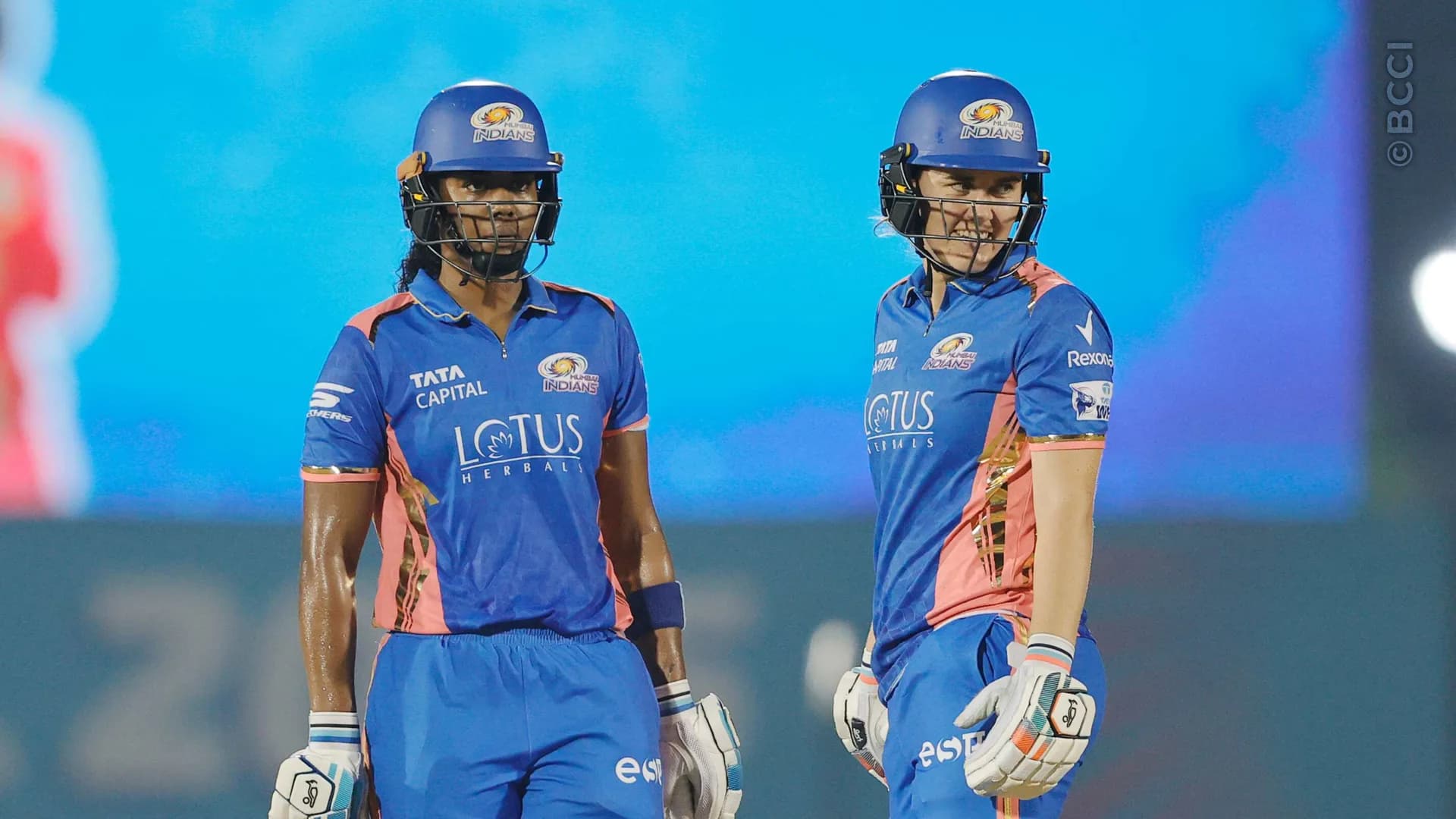 TATA WPL 2025: Eliminator - Mumbai Indians vs Gujarat Giants — photo 16