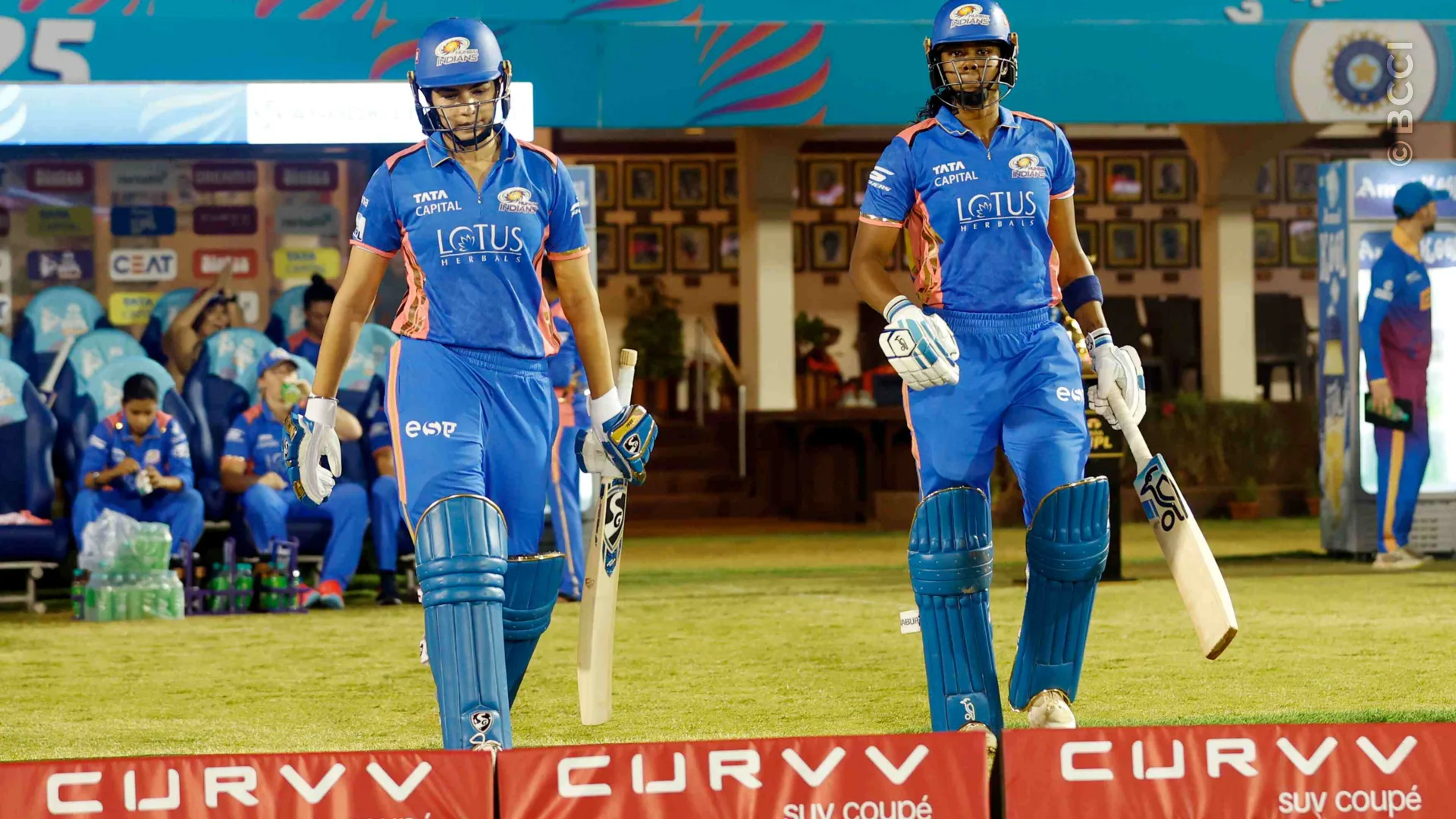 TATA WPL 2025: Eliminator - Mumbai Indians vs Gujarat Giants — photo 5