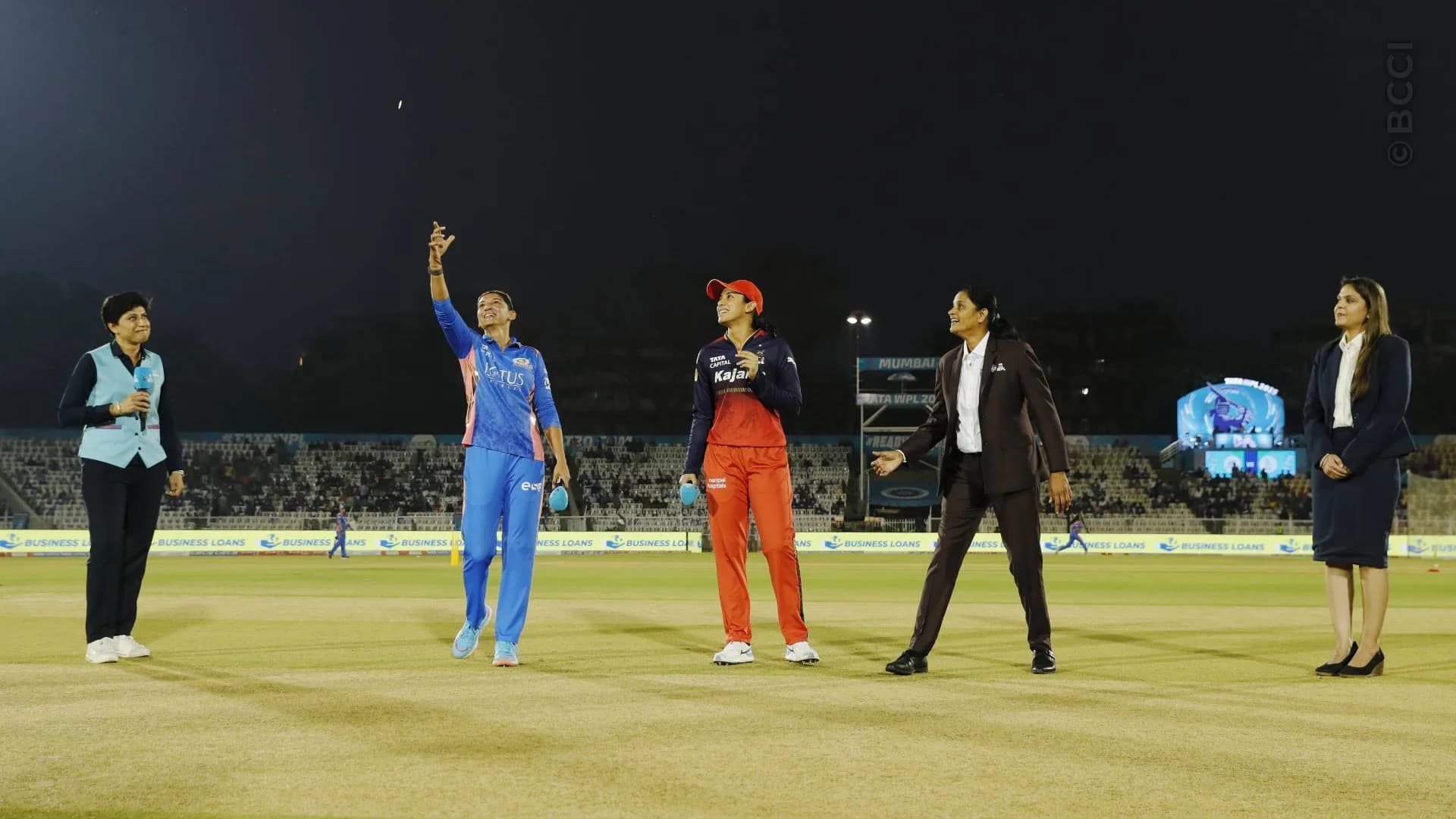 TATA WPL 2025: Match 20 - Mumbai Indians vs Royal Challengers Bengaluru — photo 2