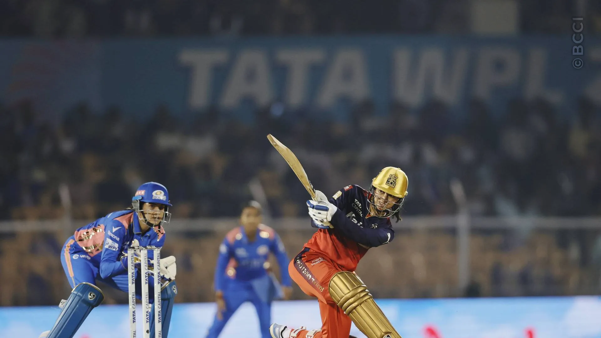 TATA WPL 2025: Match 20 - Mumbai Indians vs Royal Challengers Bengaluru — photo 16