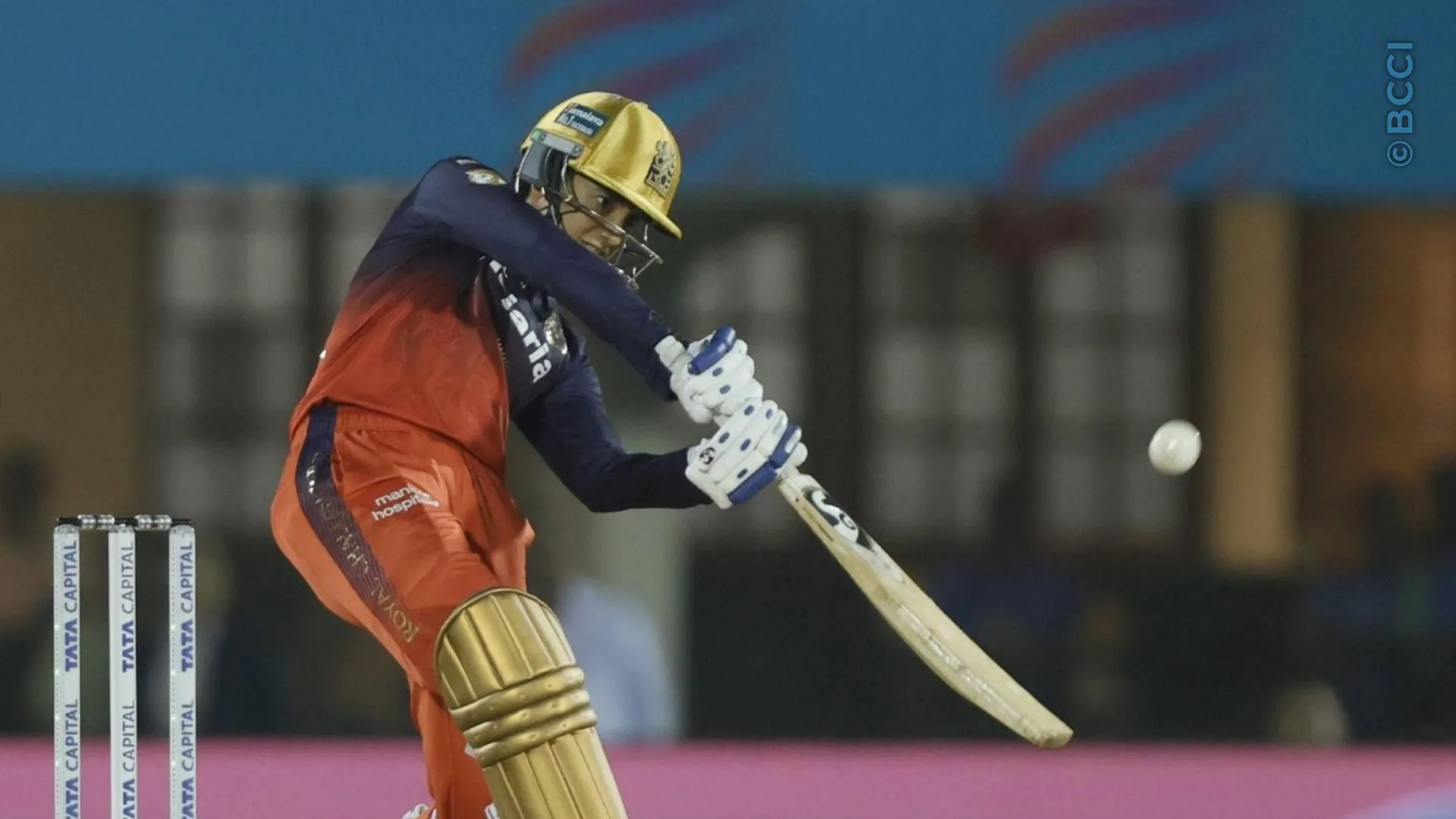 TATA WPL 2025: Match 20 - Mumbai Indians vs Royal Challengers Bengaluru — photo 14