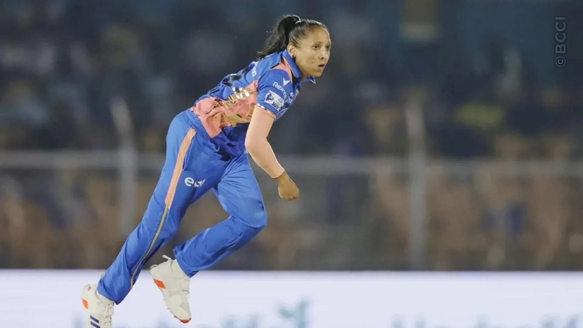 TATA WPL 2025: Match 20 - Mumbai Indians vs Royal Challengers Bengaluru — photo 5