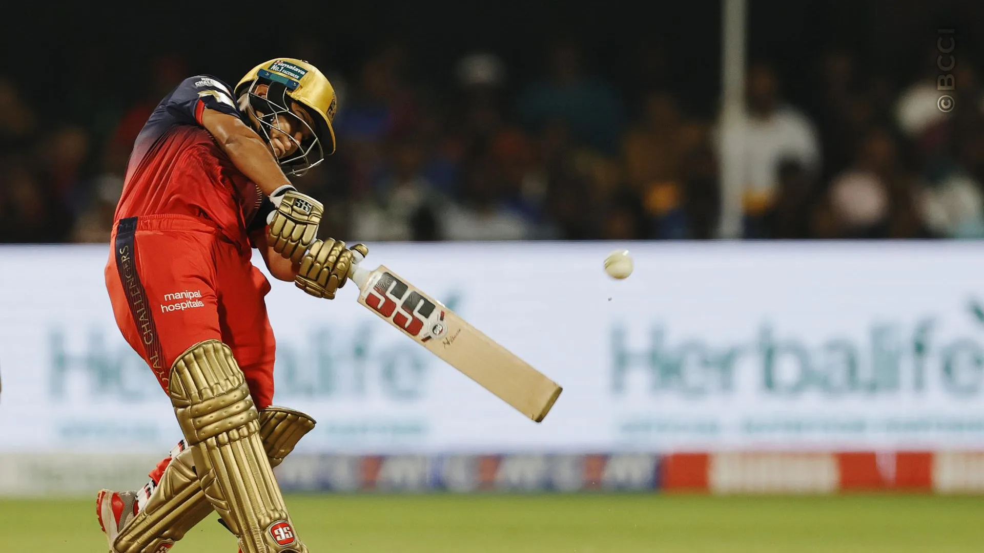 TATA WPL 2025: Match 12 - Royal Challengers Bengaluru vs Gujarat Giants — photo 16