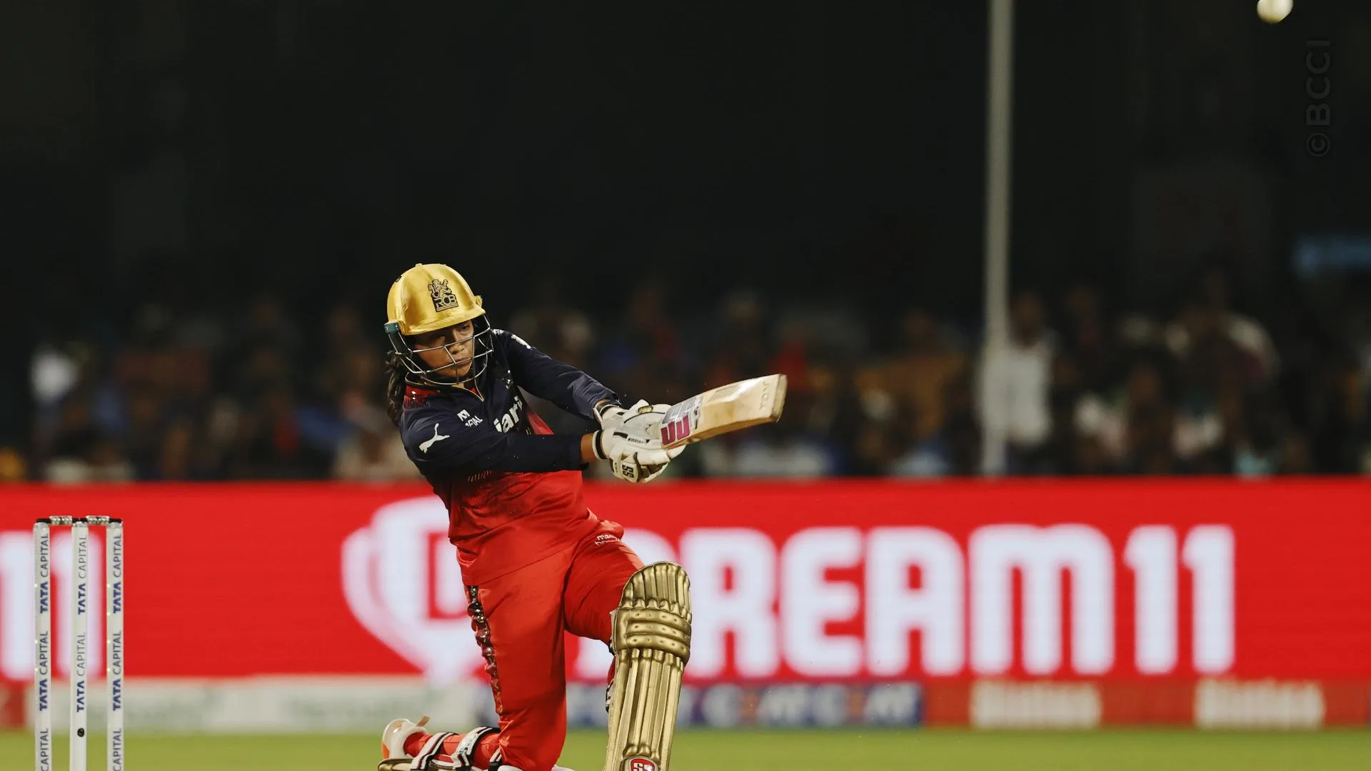 TATA WPL 2025: Match 12 - Royal Challengers Bengaluru vs Gujarat Giants — photo 17