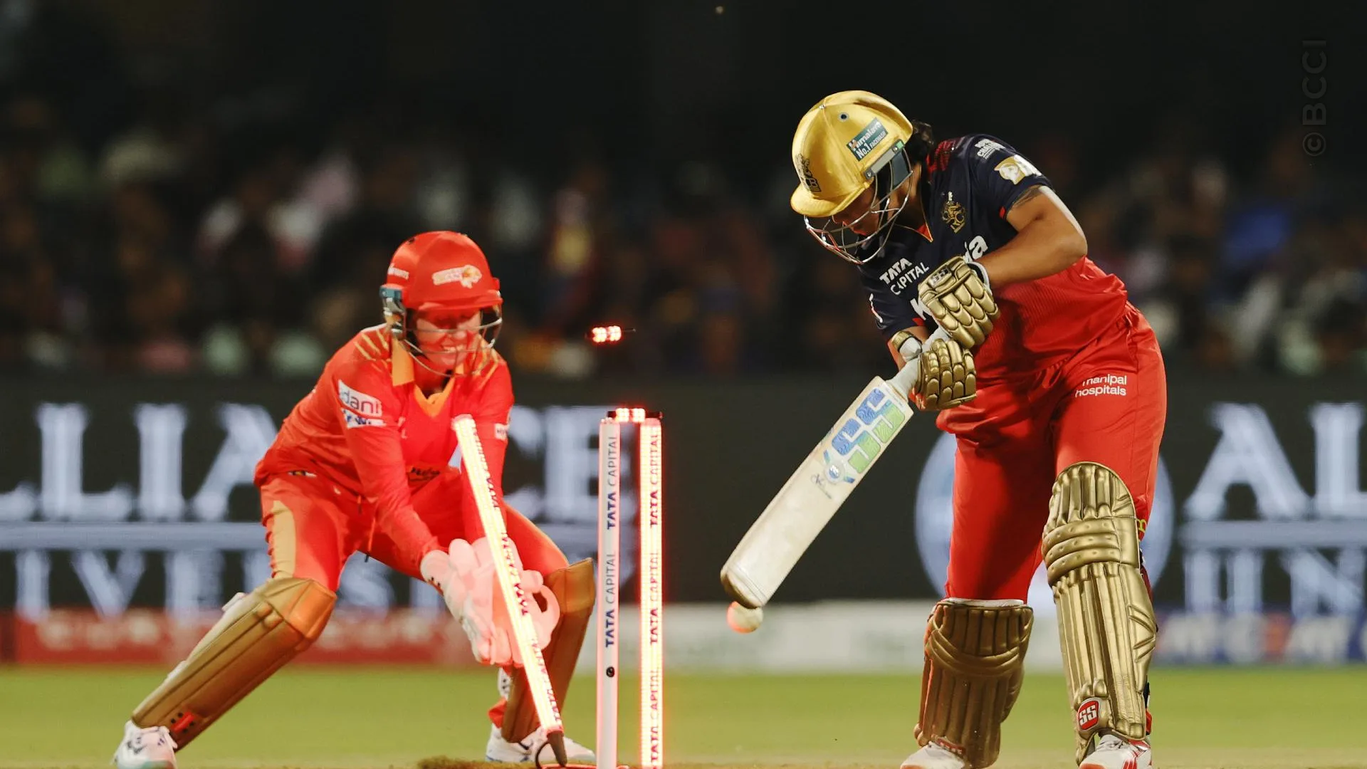 TATA WPL 2025: Match 12 - Royal Challengers Bengaluru vs Gujarat Giants — photo 19