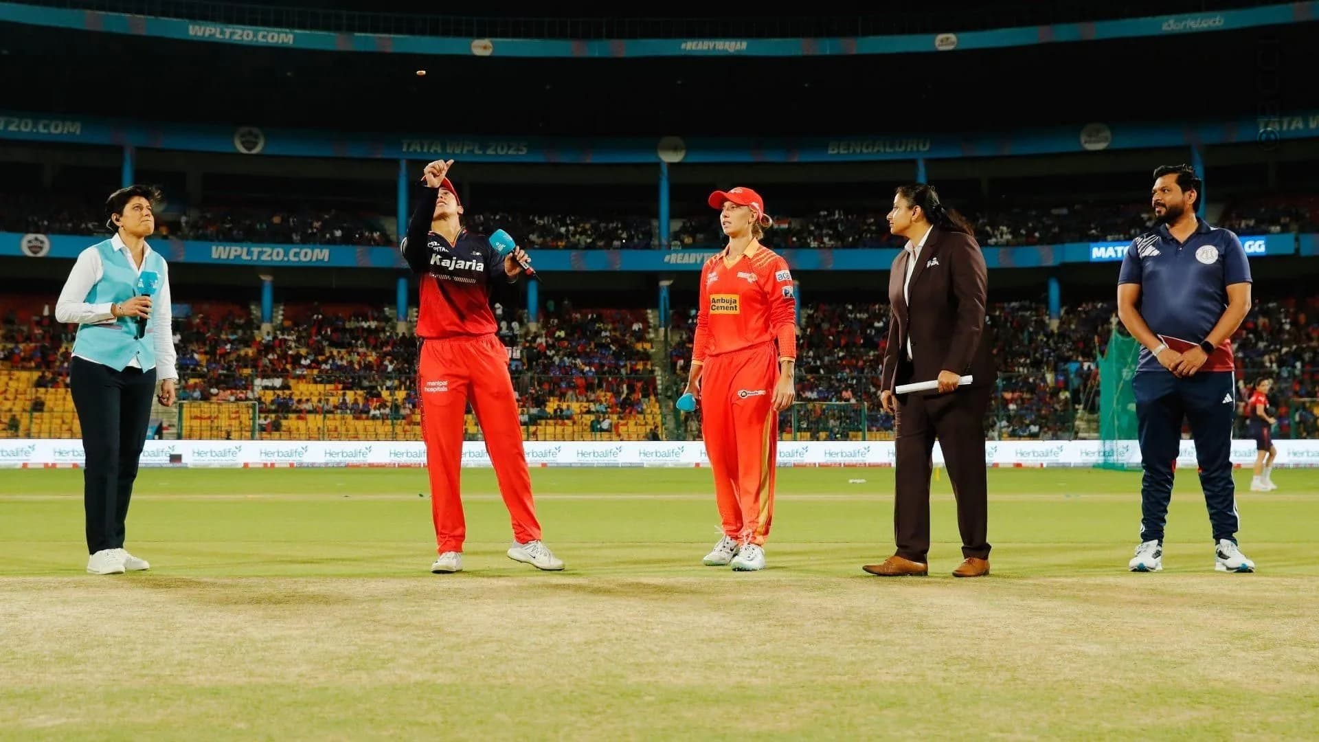 TATA WPL 2025: Match 12 - Royal Challengers Bengaluru vs Gujarat Giants — photo 1