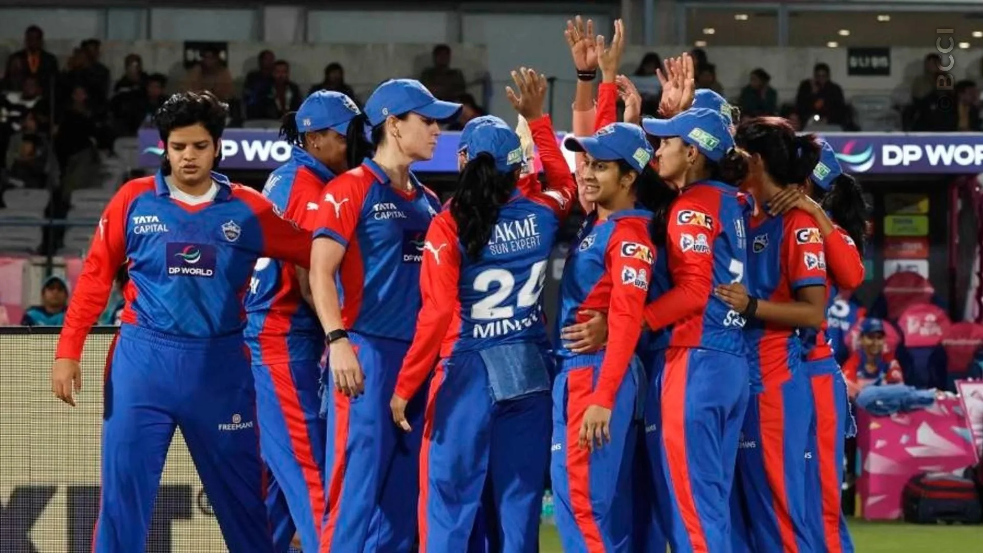 TATA WPL 2026: Match 15 - Royal Challengers Bengaluru vs Delhi Capitals — photo 3