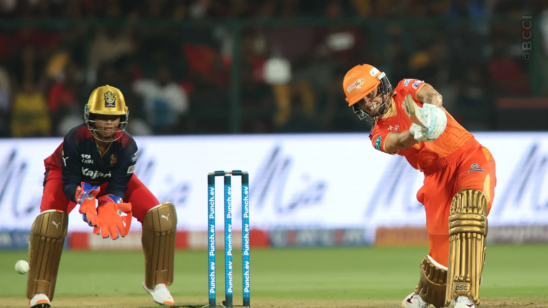 TATA WPL 2024: Match 5 - Royal Challengers Bangalore vs Gujarat Giants — photo 17