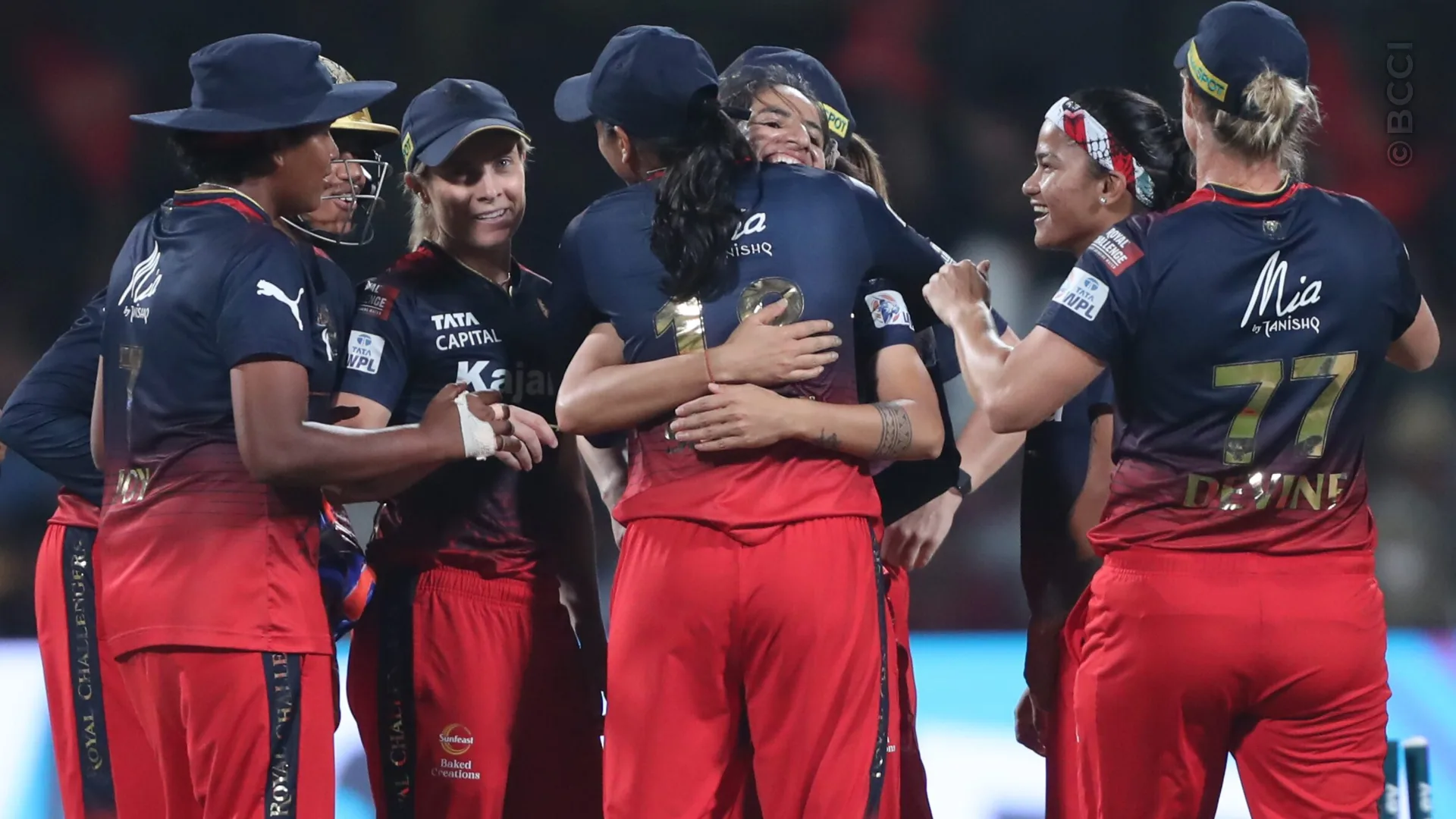 TATA WPL 2024: Match 5 - Royal Challengers Bangalore vs Gujarat Giants — photo 11