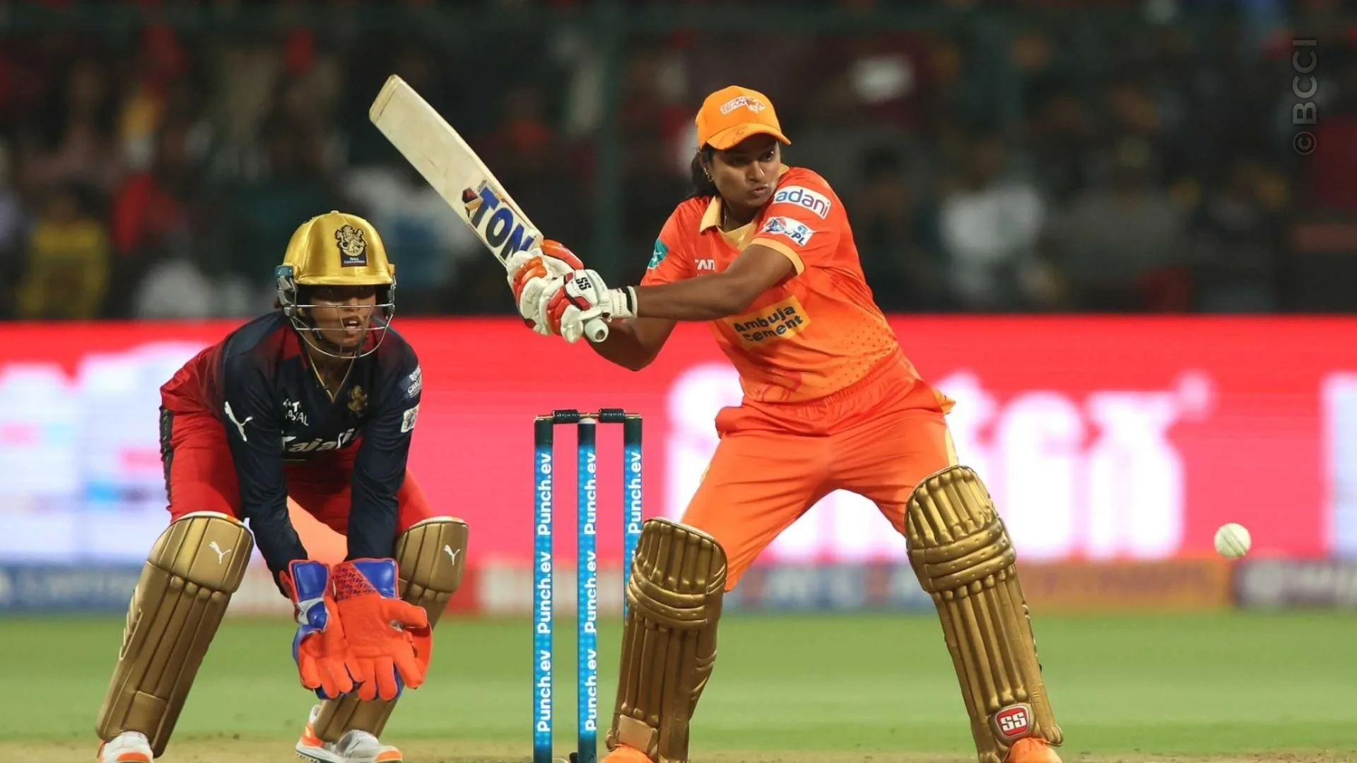 TATA WPL 2024: Match 5 - Royal Challengers Bangalore vs Gujarat Giants — photo 14