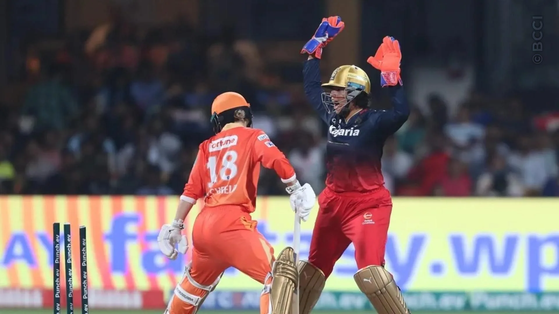TATA WPL 2024: Match 5 - Royal Challengers Bangalore vs Gujarat Giants — photo 10
