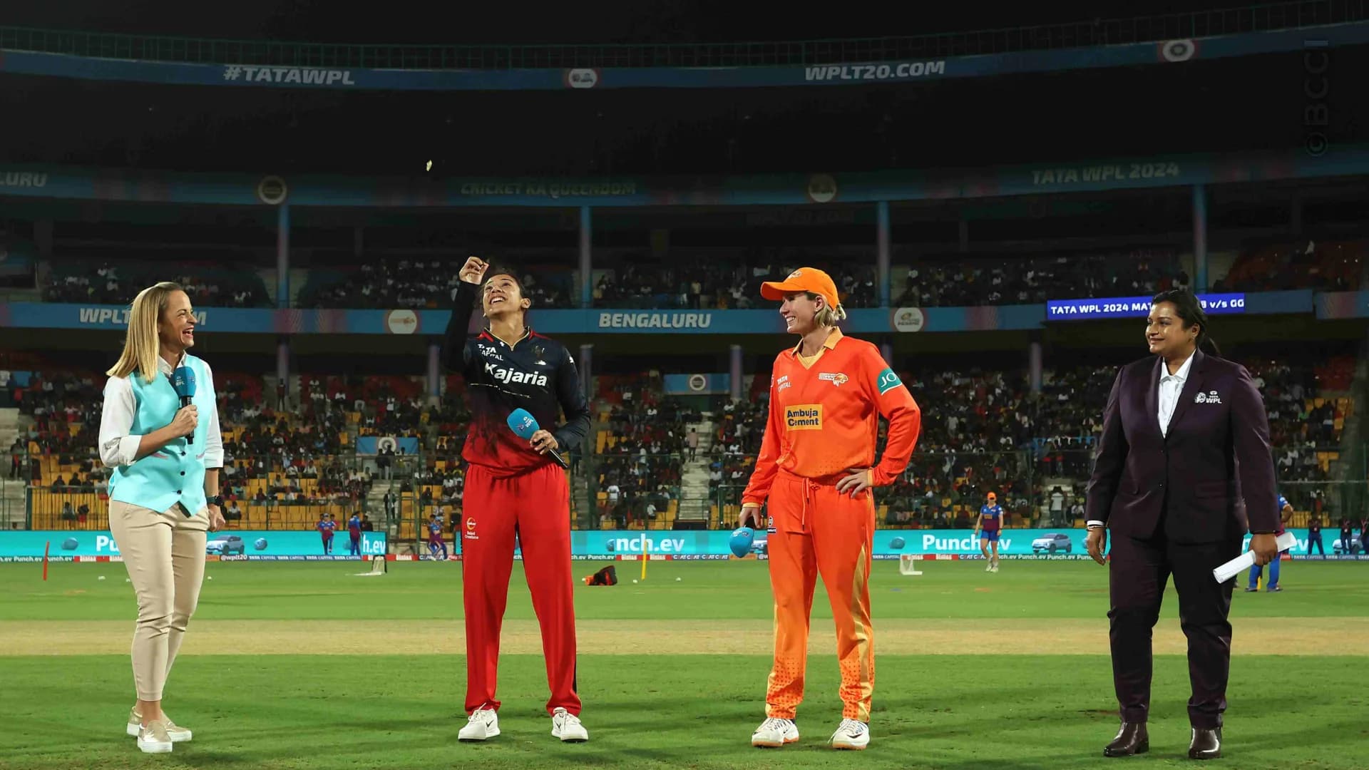 TATA WPL 2024: Match 5 - Royal Challengers Bangalore vs Gujarat Giants — photo 3
