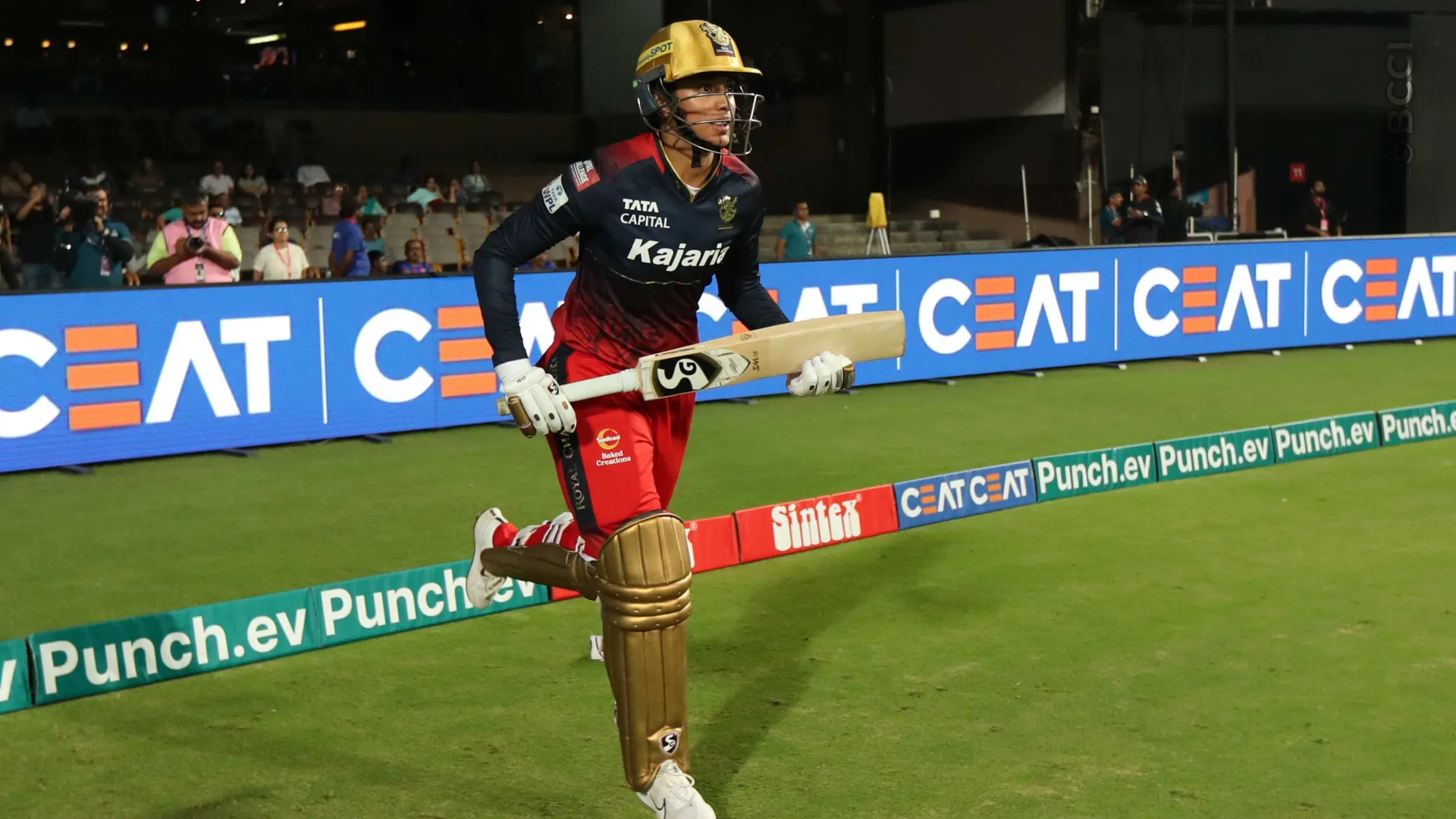 TATA WPL 2024: Match 5 - Royal Challengers Bangalore vs Gujarat Giants — photo 24