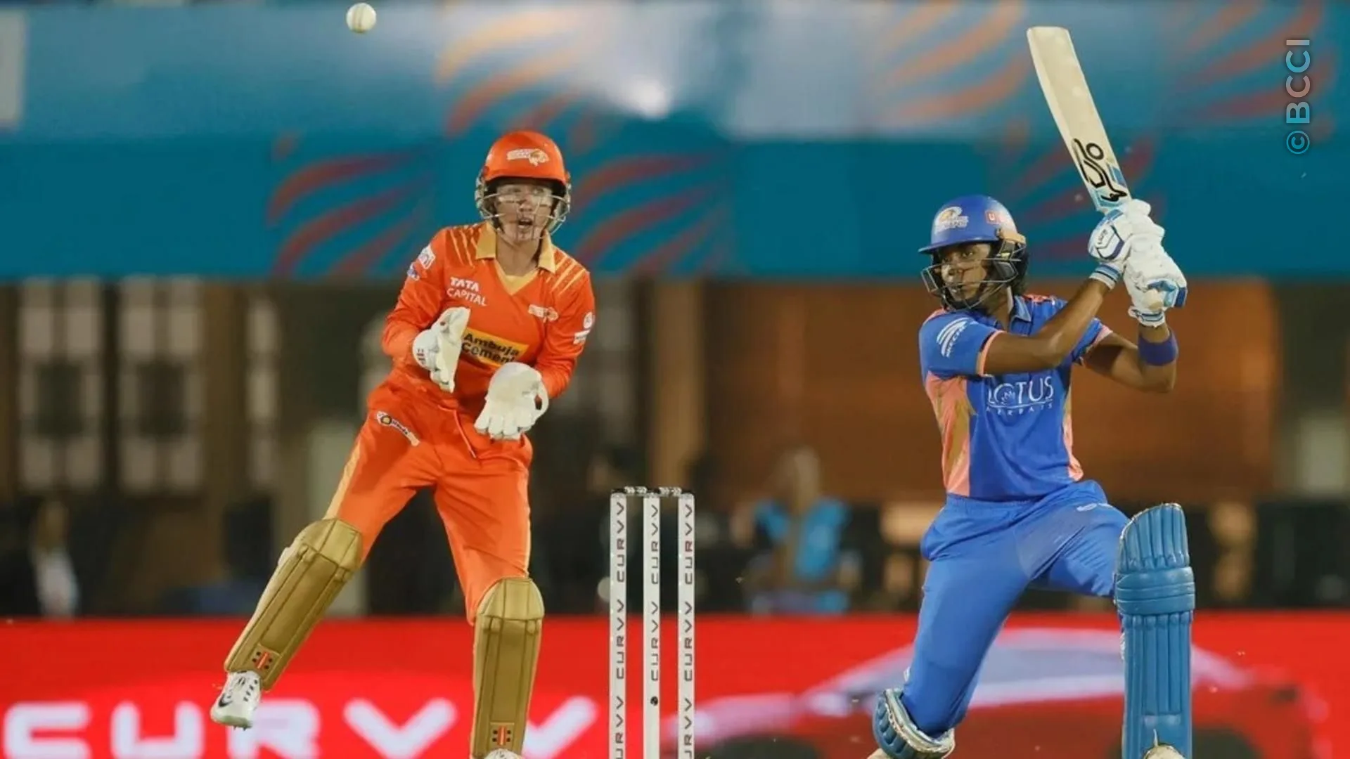 TATA WPL 2025: Match 19 - Mumbai Indians vs Gujarat Giants — photo 5