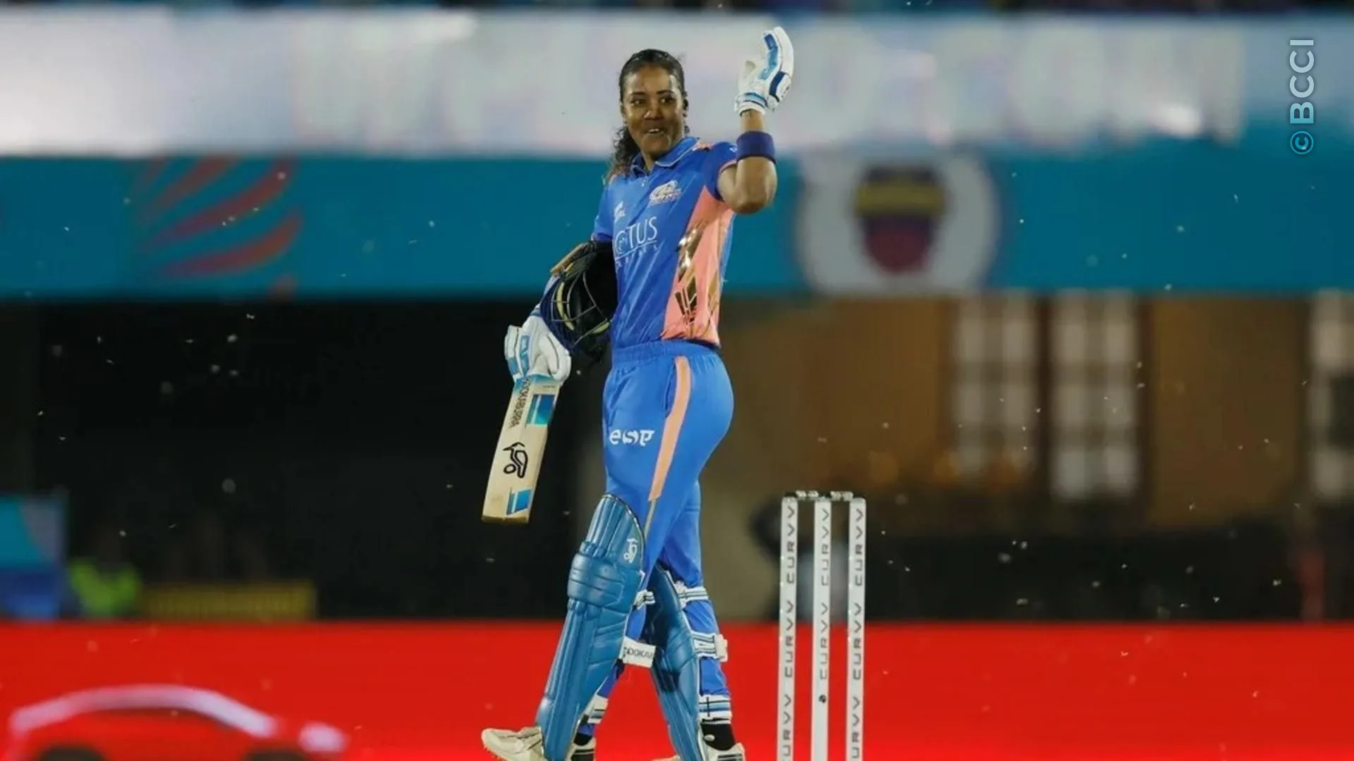 TATA WPL 2025: Match 19 - Mumbai Indians vs Gujarat Giants — photo 8