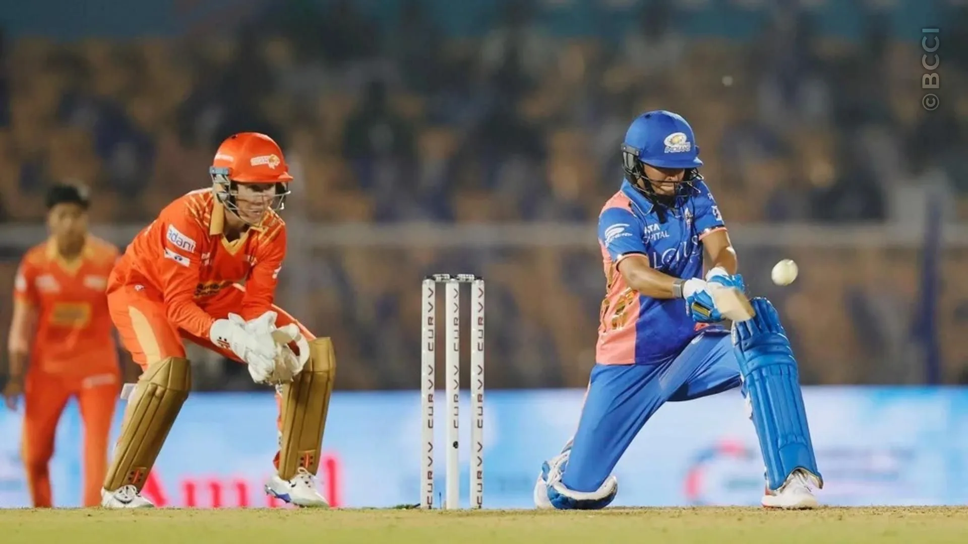 TATA WPL 2025: Match 19 - Mumbai Indians vs Gujarat Giants — photo 18
