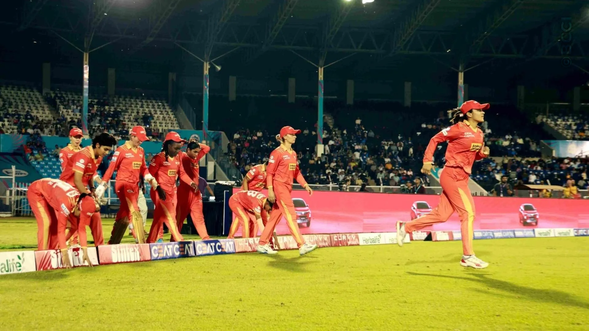 TATA WPL 2025: Match 19 - Mumbai Indians vs Gujarat Giants — photo 4