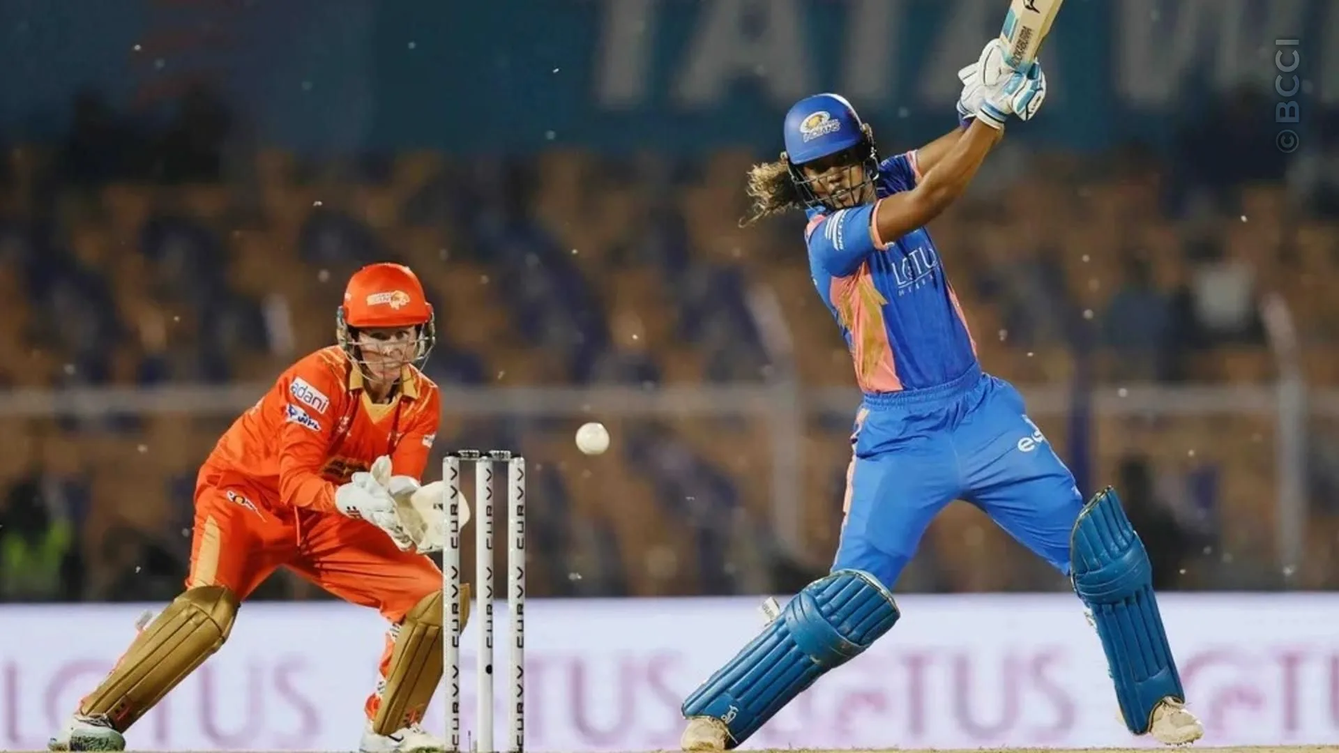 TATA WPL 2025: Match 19 - Mumbai Indians vs Gujarat Giants — photo 7
