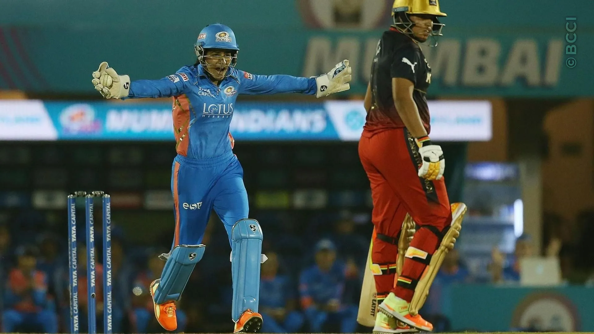 Match Album: Match 4 - Mumbai Indians vs Royal Challengers Bangalore — photo 13