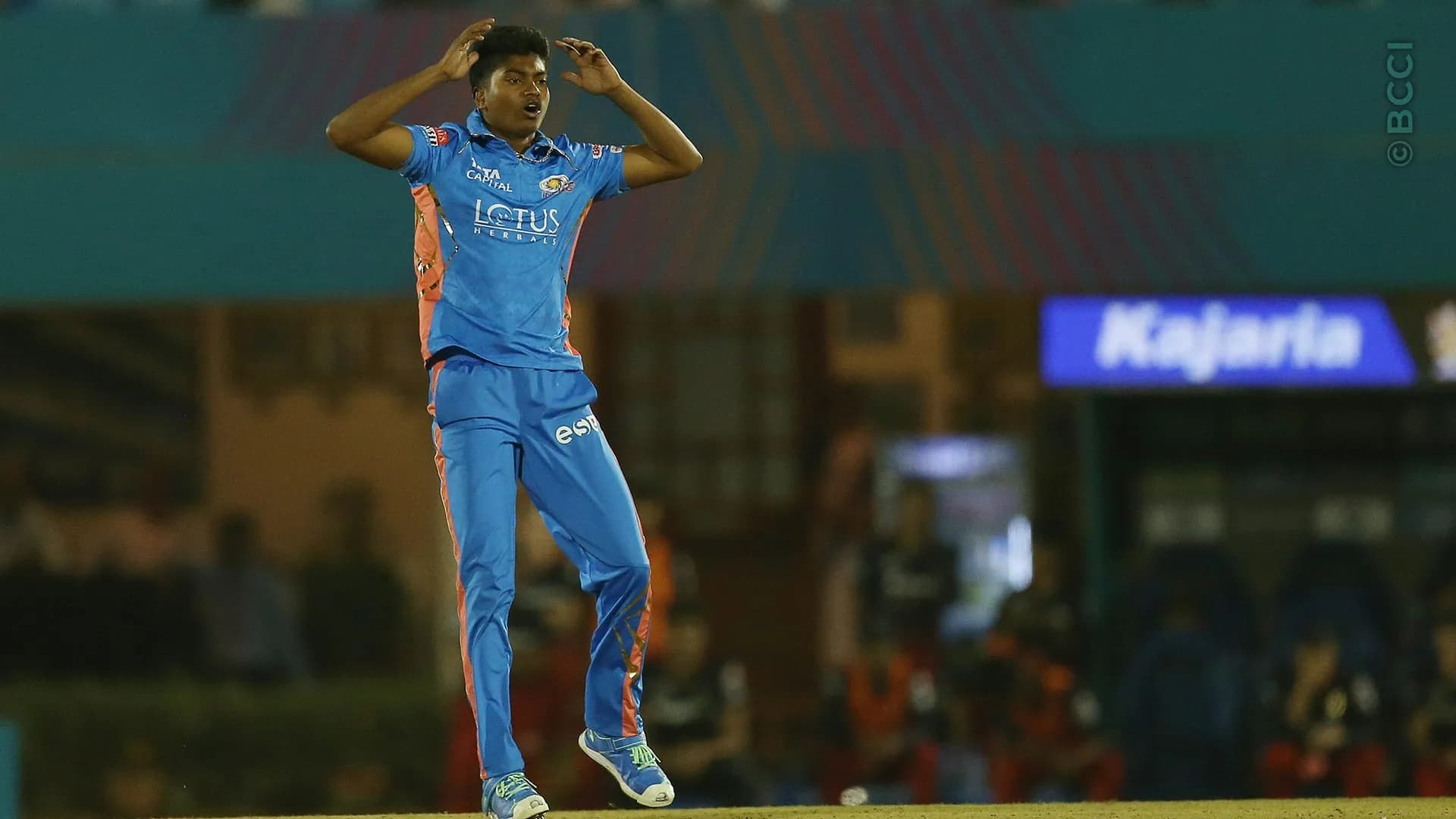 Match Album: Match 4 - Mumbai Indians vs Royal Challengers Bangalore — photo 18