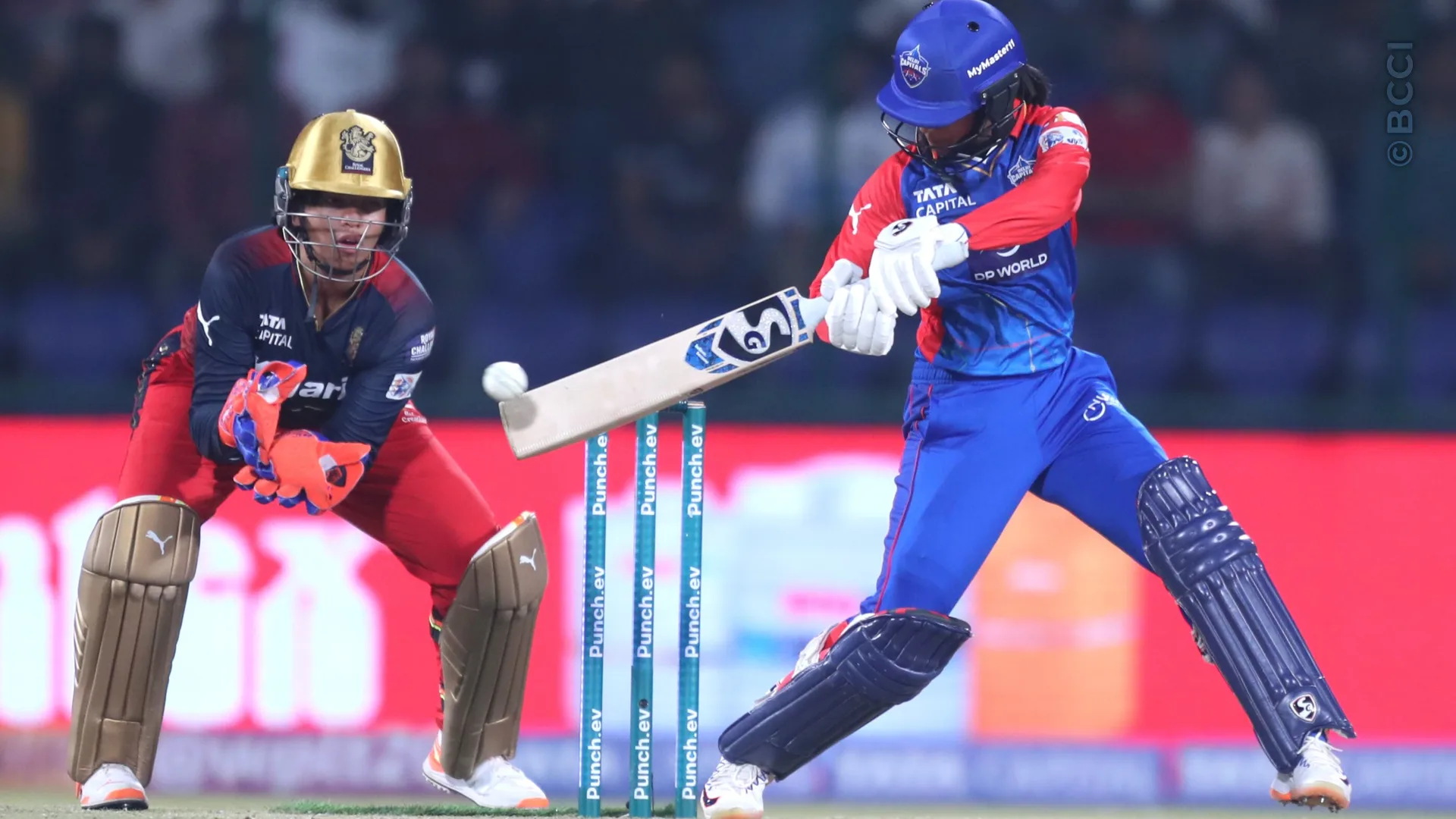 TATA WPL 2024: Match 17 - Delhi Capitals vs Royal Challengers Bangalore — photo 16
