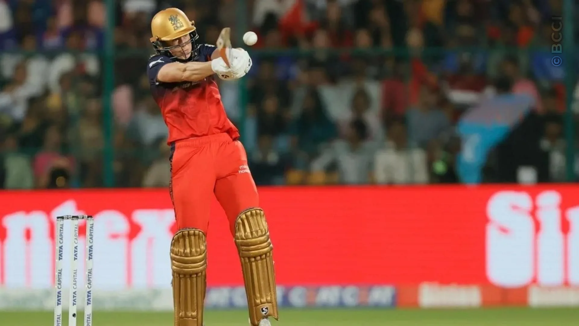 TATA WPL 2025: Match 14 - Royal Challengers Bengaluru vs Delhi Capitals — photo 11