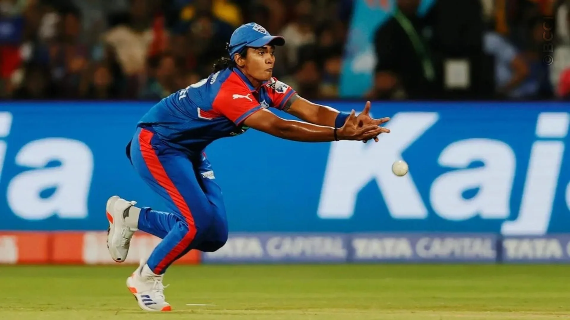 TATA WPL 2025: Match 14 - Royal Challengers Bengaluru vs Delhi Capitals — photo 21