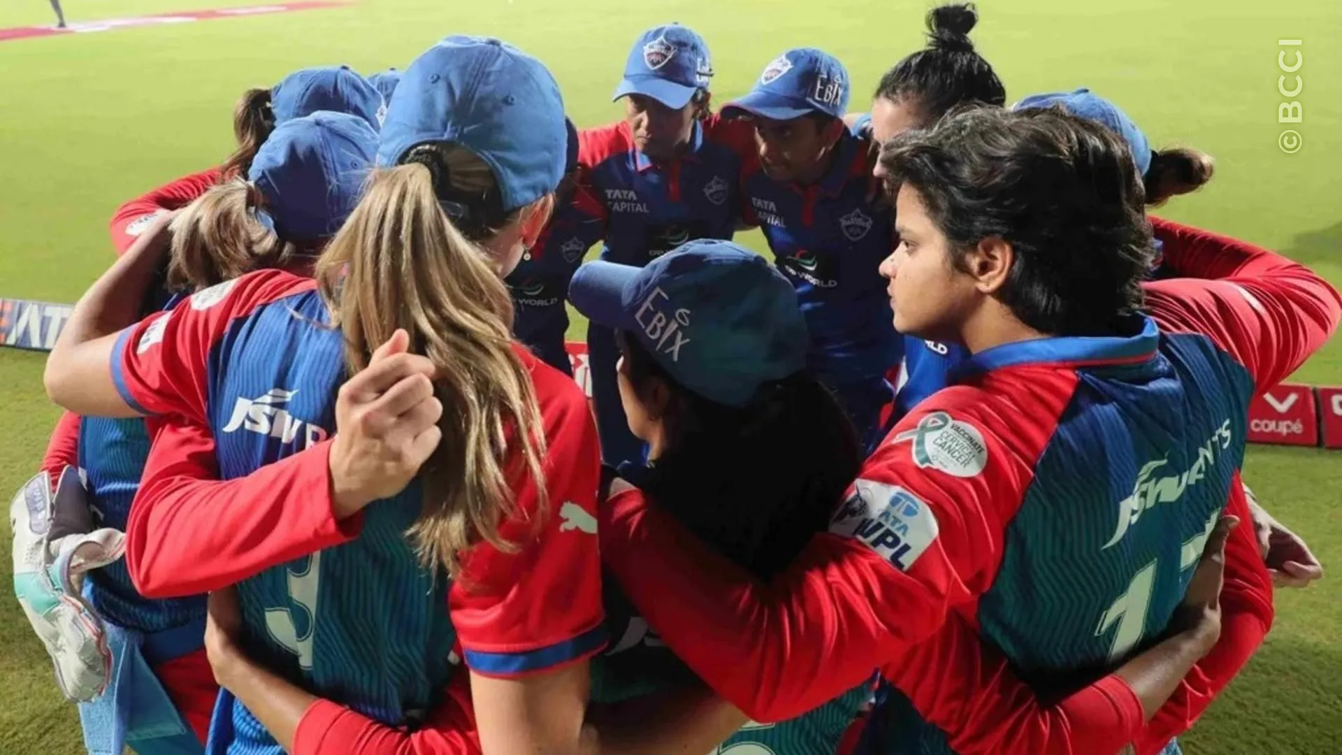 TATA WPL 2025: Match 14 - Royal Challengers Bengaluru vs Delhi Capitals — photo 7