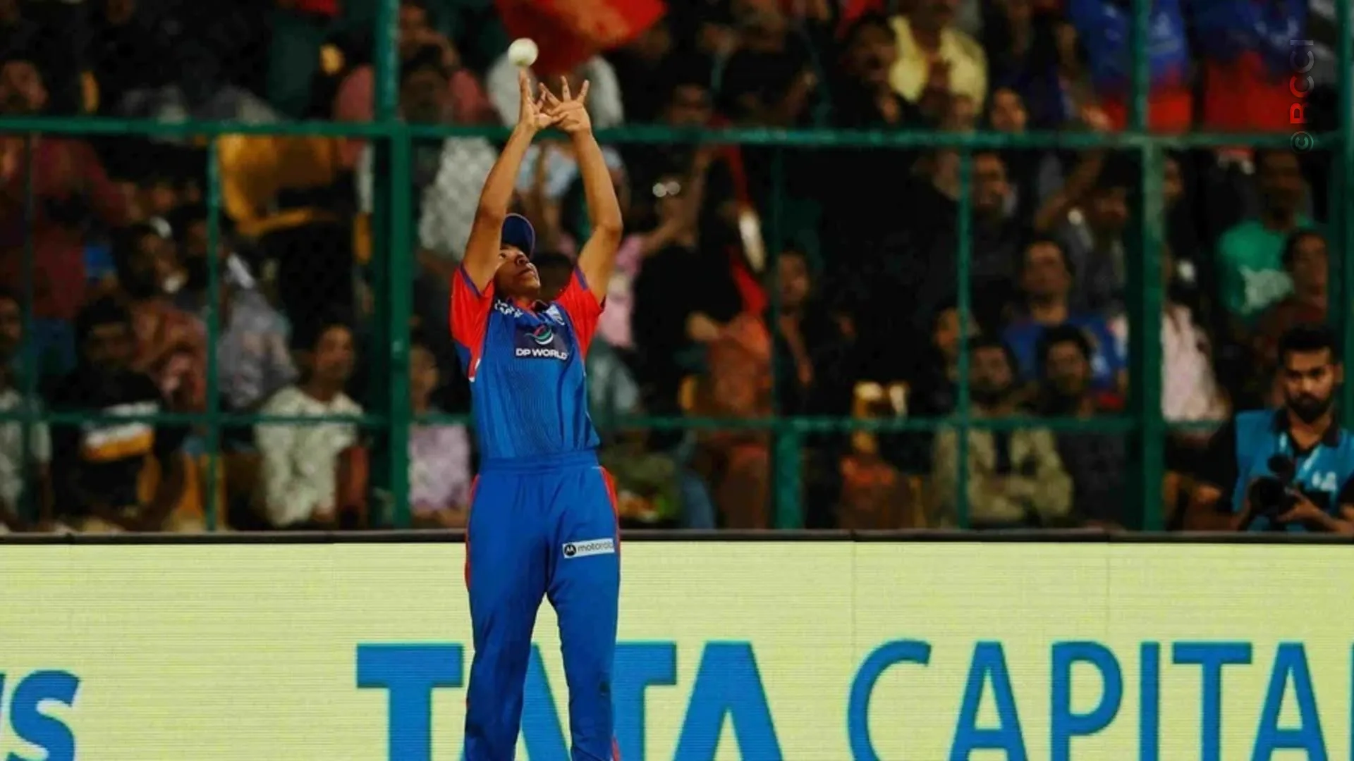 TATA WPL 2025: Match 14 - Royal Challengers Bengaluru vs Delhi Capitals — photo 23