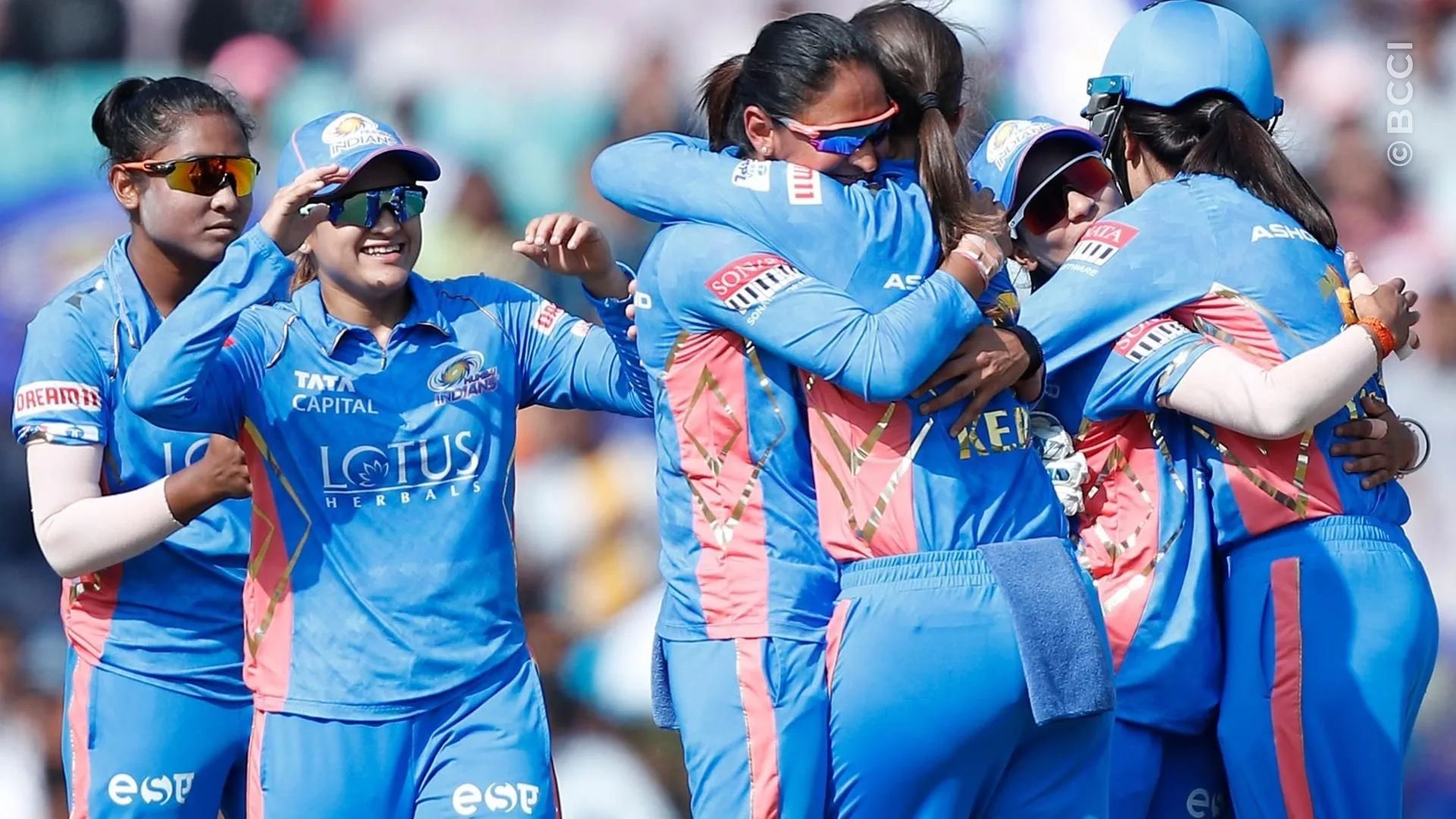 Match Album: Match 19 - Royal Challengers Bangalore vs Mumbai Indians — photo 16