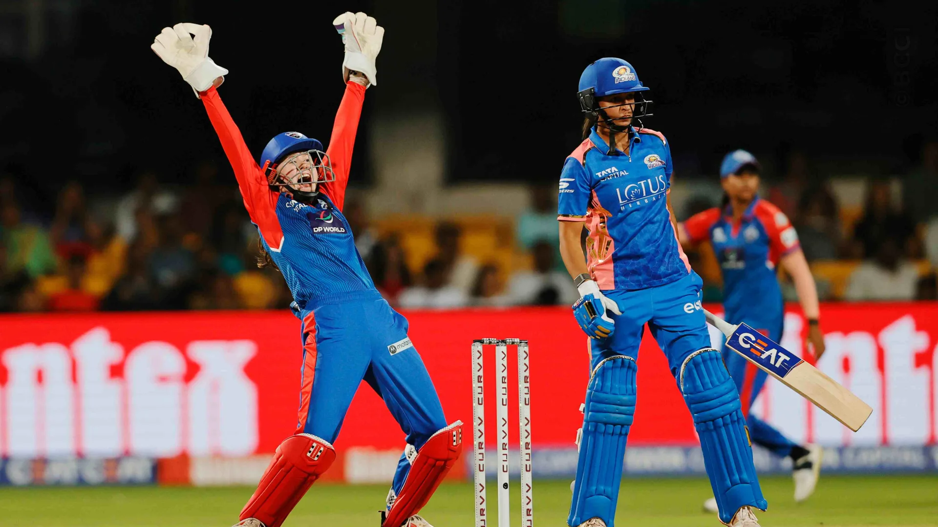 TATA WPL 2025: Match 13 - Delhi Capitals vs Mumbai Indians — photo 22