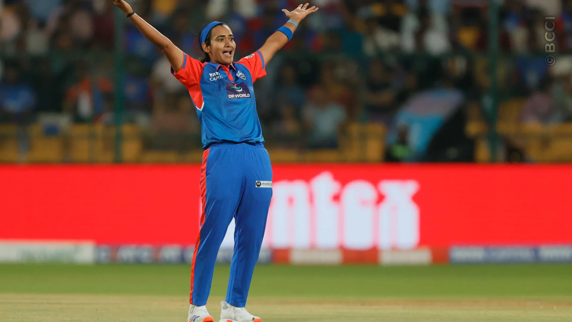 TATA WPL 2025: Match 13 - Delhi Capitals vs Mumbai Indians — photo 9