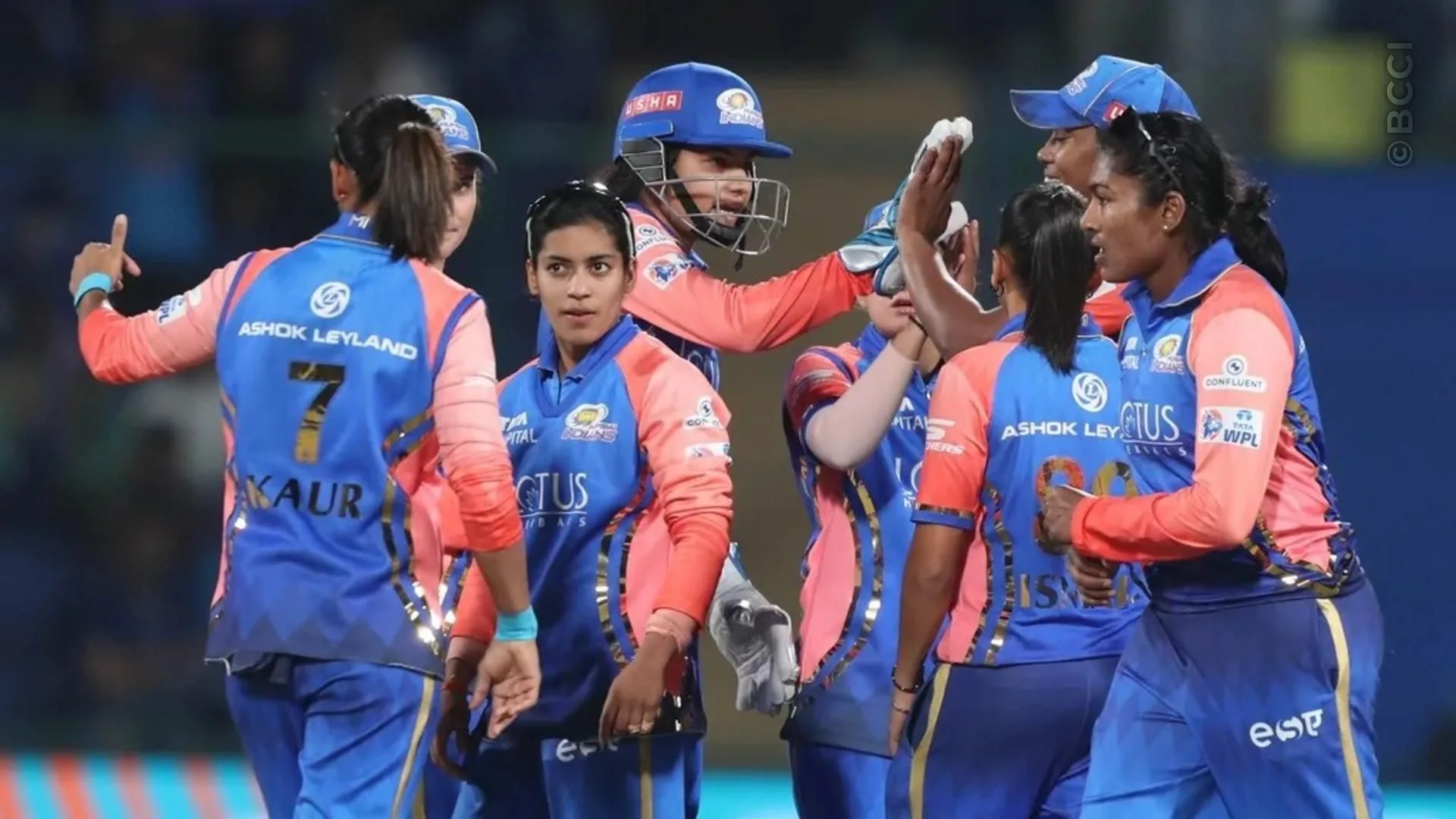 TATA WPL 2024: Match 16 - Mumbai Indians vs Gujarat Giants — photo 9