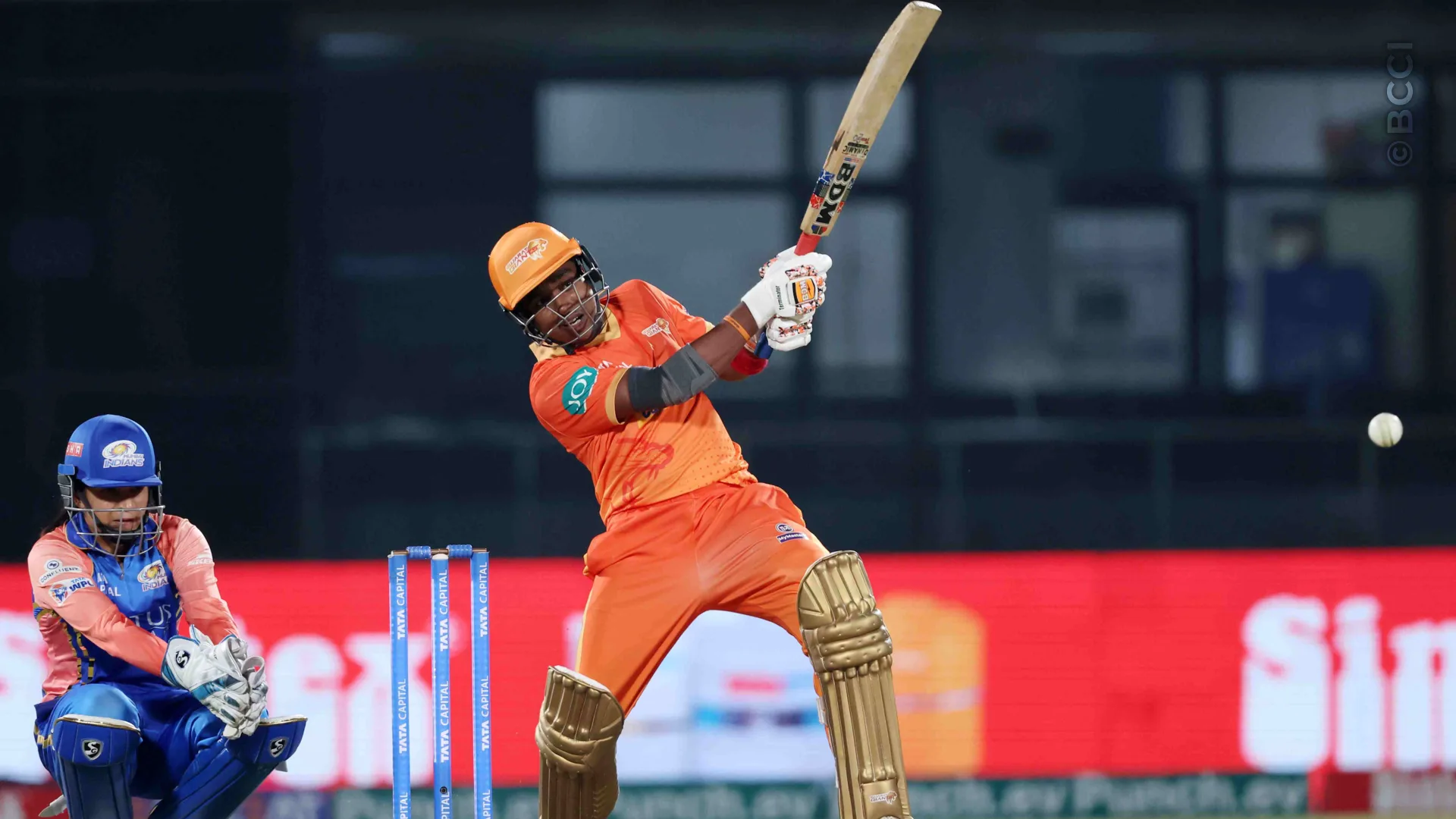TATA WPL 2024: Match 16 - Mumbai Indians vs Gujarat Giants — photo 16
