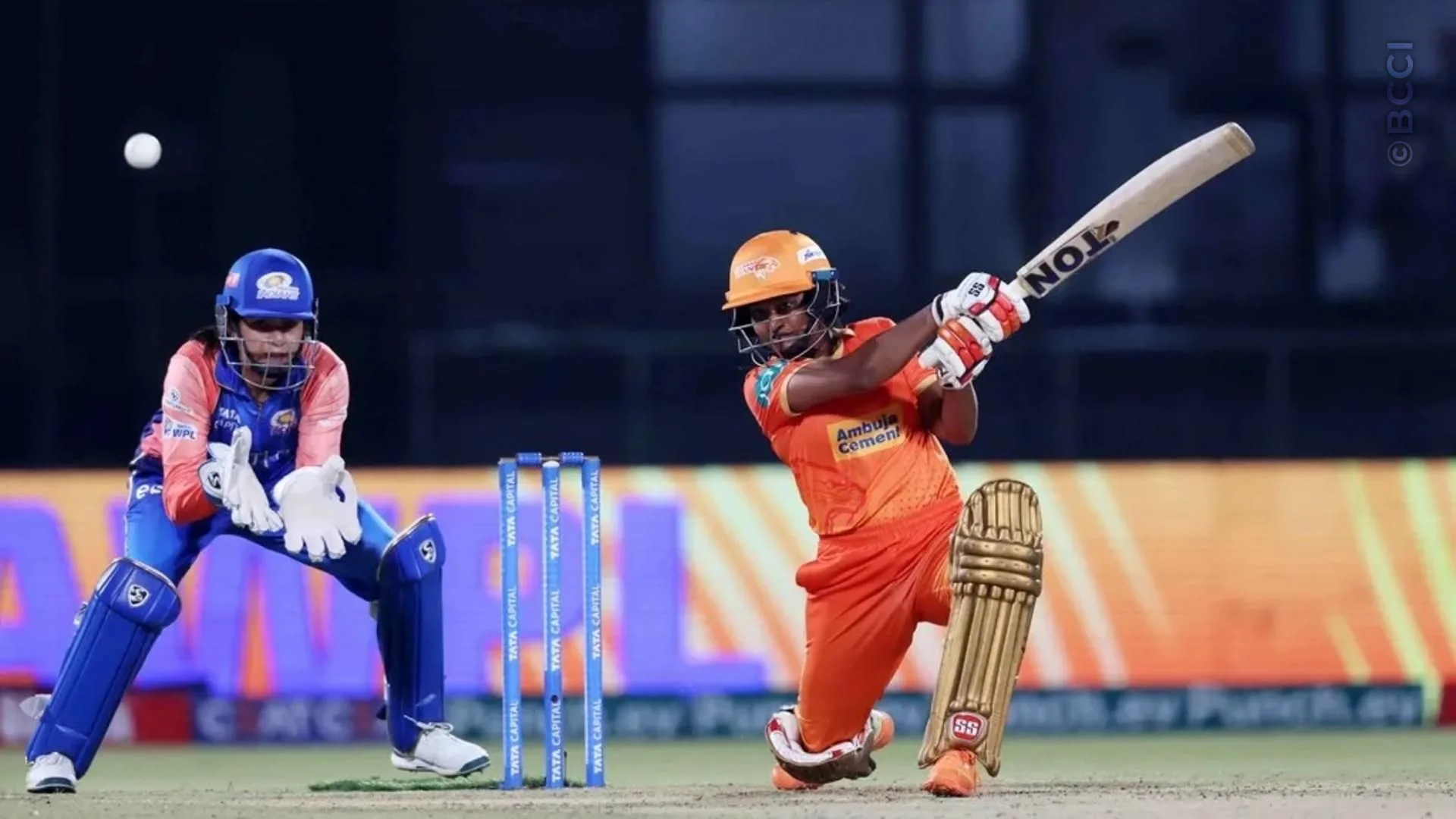 TATA WPL 2024: Match 16 - Mumbai Indians vs Gujarat Giants — photo 11