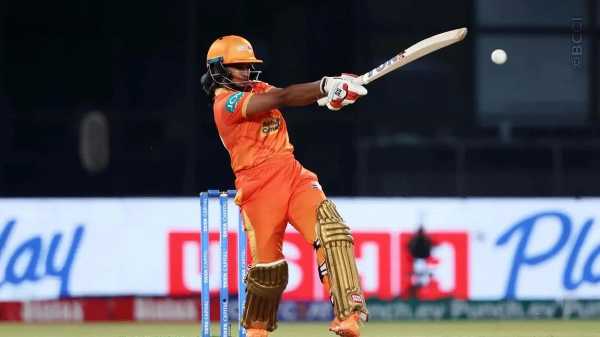 TATA WPL 2024: Match 16 - Mumbai Indians vs Gujarat Giants — photo 5