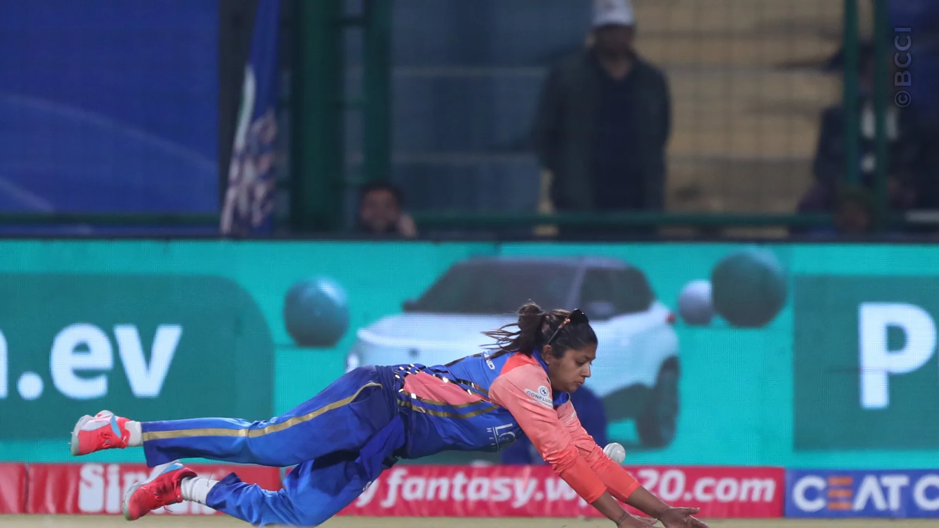 TATA WPL 2024: Match 16 - Mumbai Indians vs Gujarat Giants — photo 8