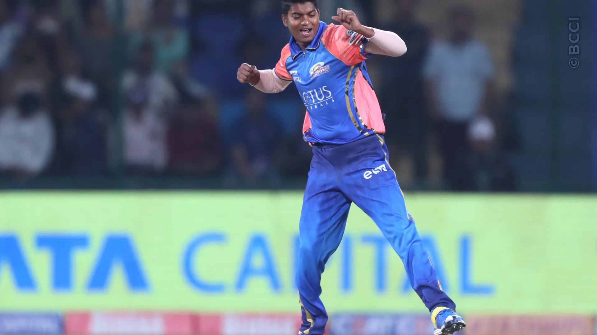 TATA WPL 2024: Match 16 - Mumbai Indians vs Gujarat Giants — photo 23