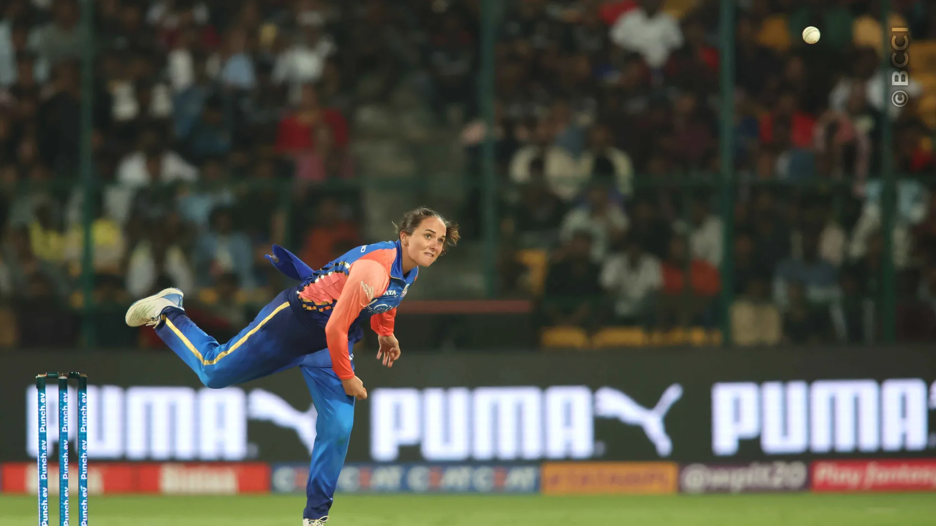 TATA WPL 2024: Match 9 - Royal Challengers Bangalore vs Mumbai Indians — photo 16