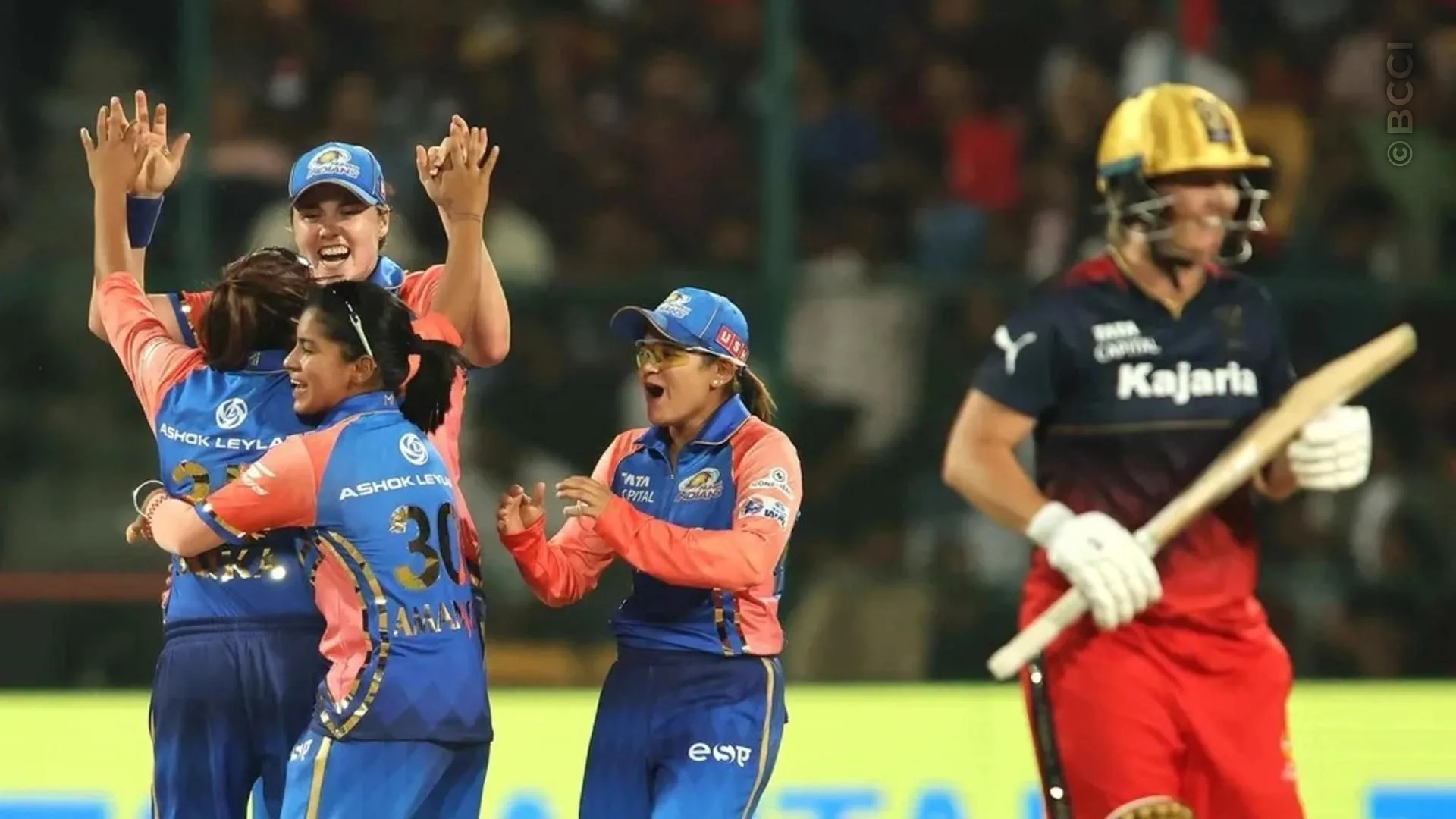 TATA WPL 2024: Match 9 - Royal Challengers Bangalore vs Mumbai Indians — photo 14
