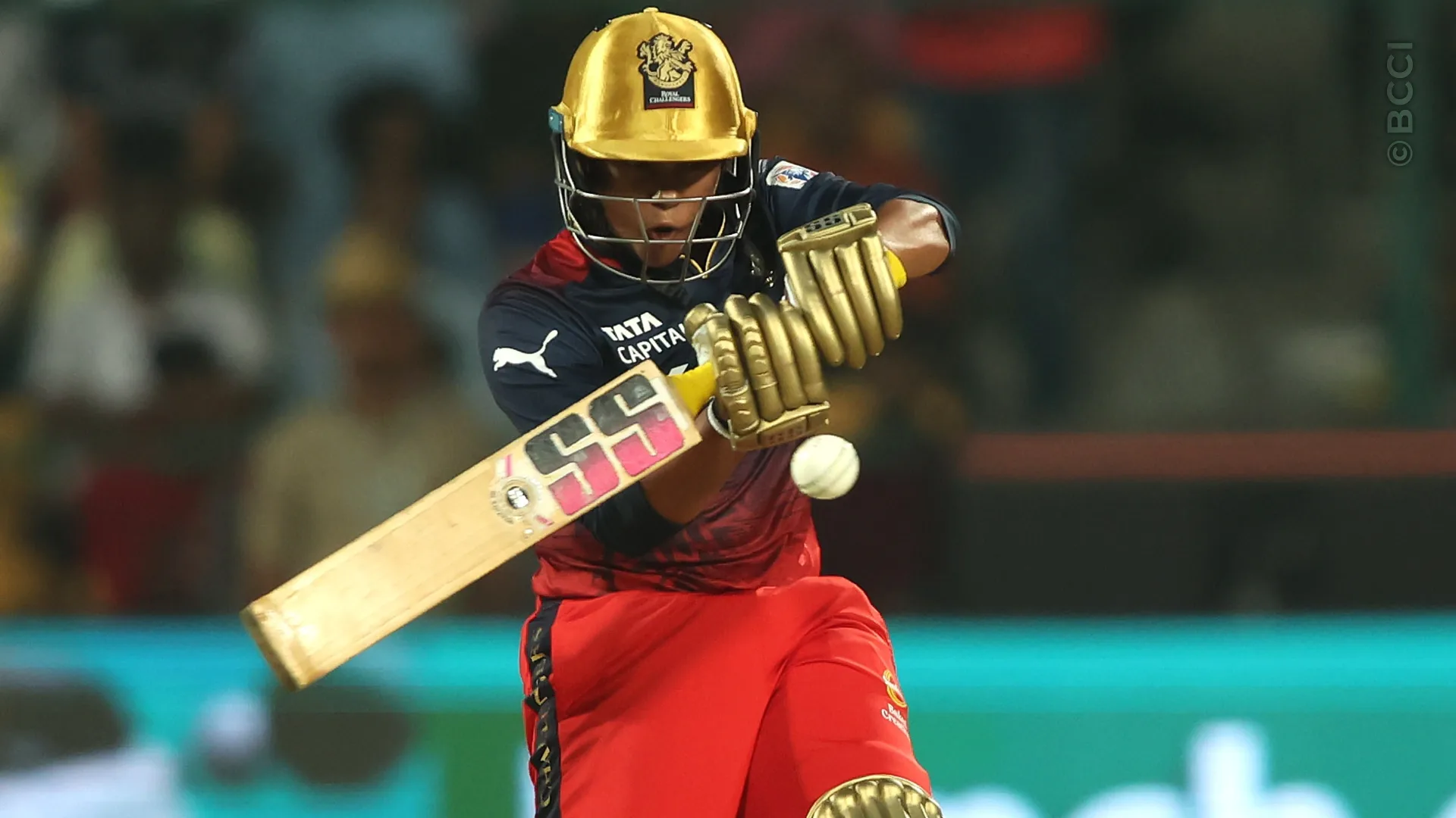 TATA WPL 2024: Match 9 - Royal Challengers Bangalore vs Mumbai Indians — photo 10