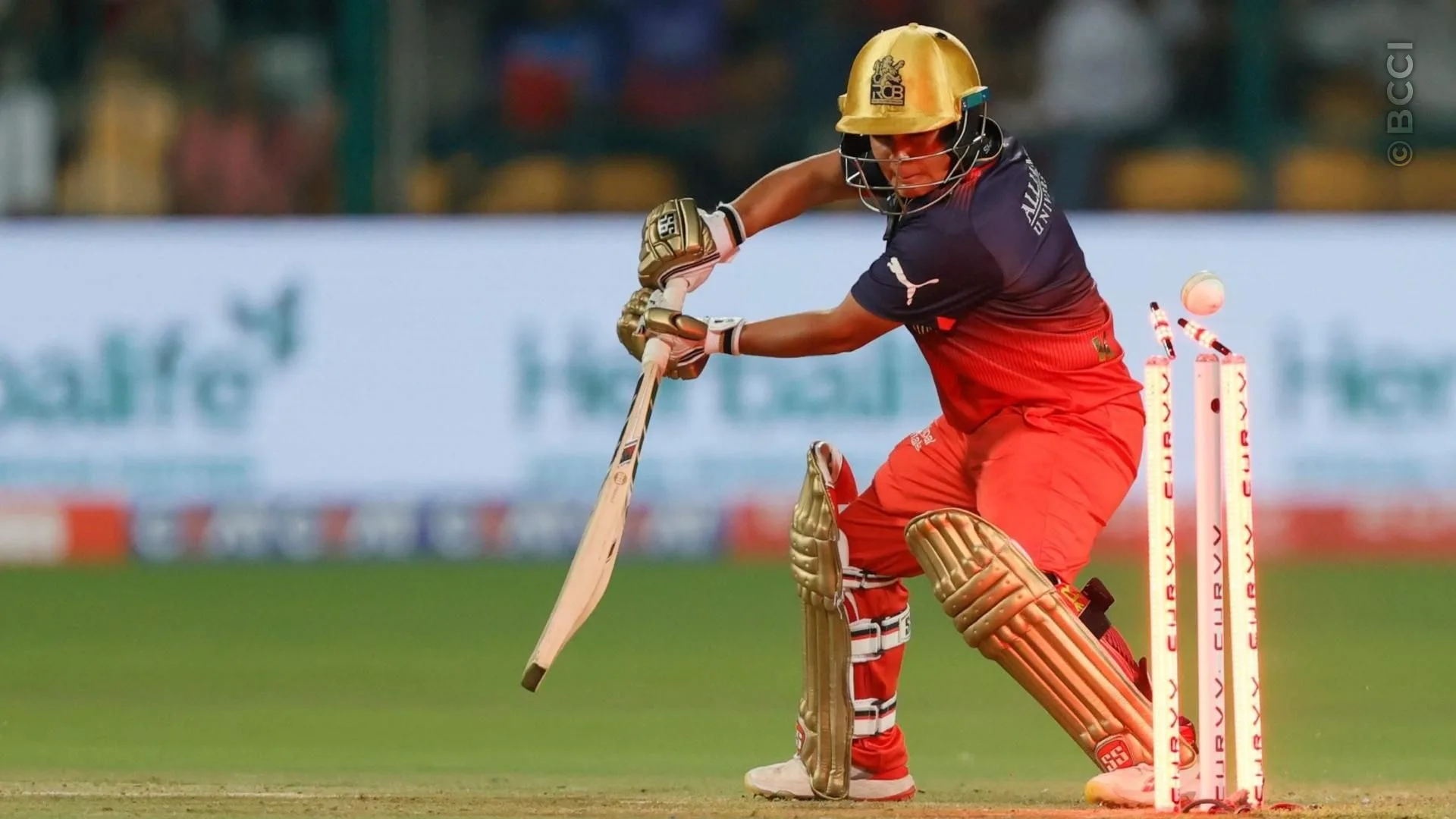 TATA WPL 2025: Match 7 - Royal Challengers Bengaluru vs Mumbai Indians — photo 10