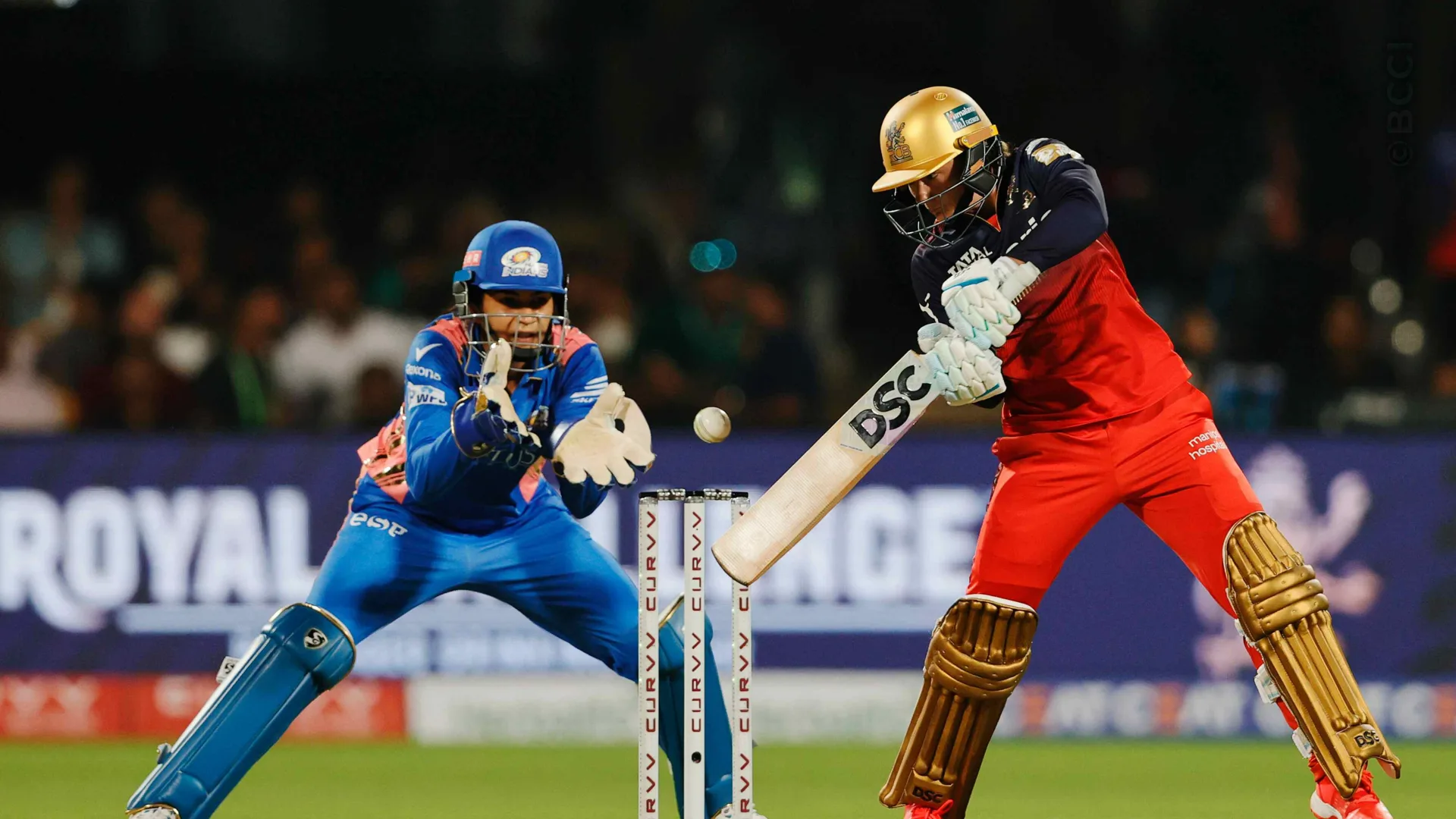 TATA WPL 2025: Match 7 - Royal Challengers Bengaluru vs Mumbai Indians — photo 15