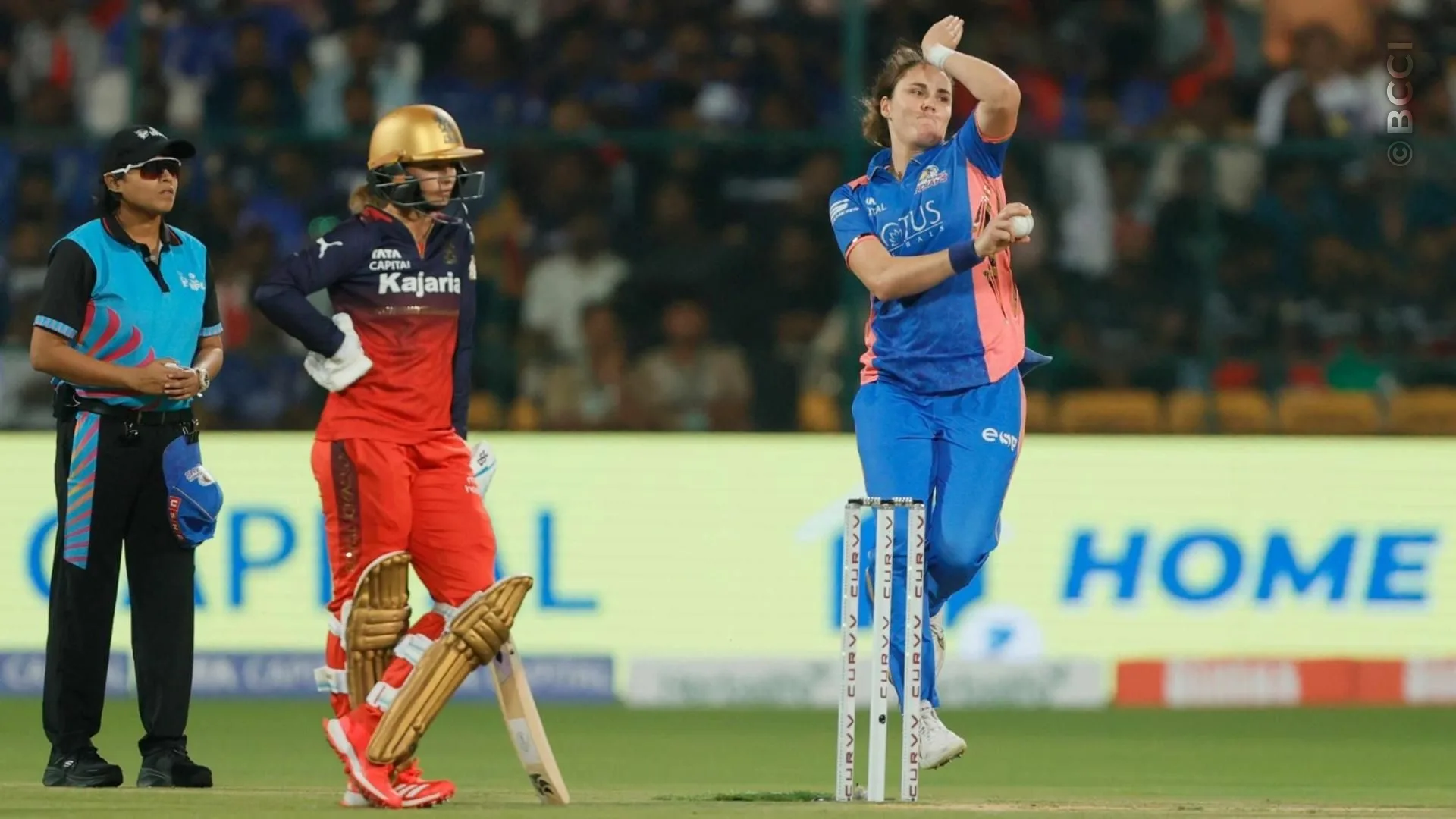TATA WPL 2025: Match 7 - Royal Challengers Bengaluru vs Mumbai Indians — photo 11