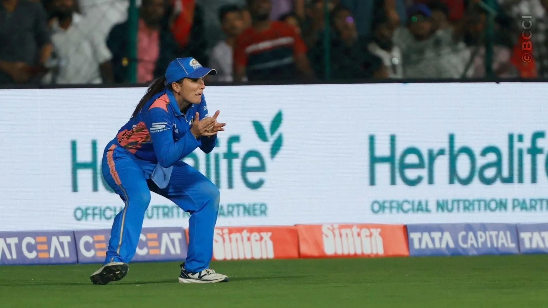 TATA WPL 2025: Match 7 - Royal Challengers Bengaluru vs Mumbai Indians — photo 7