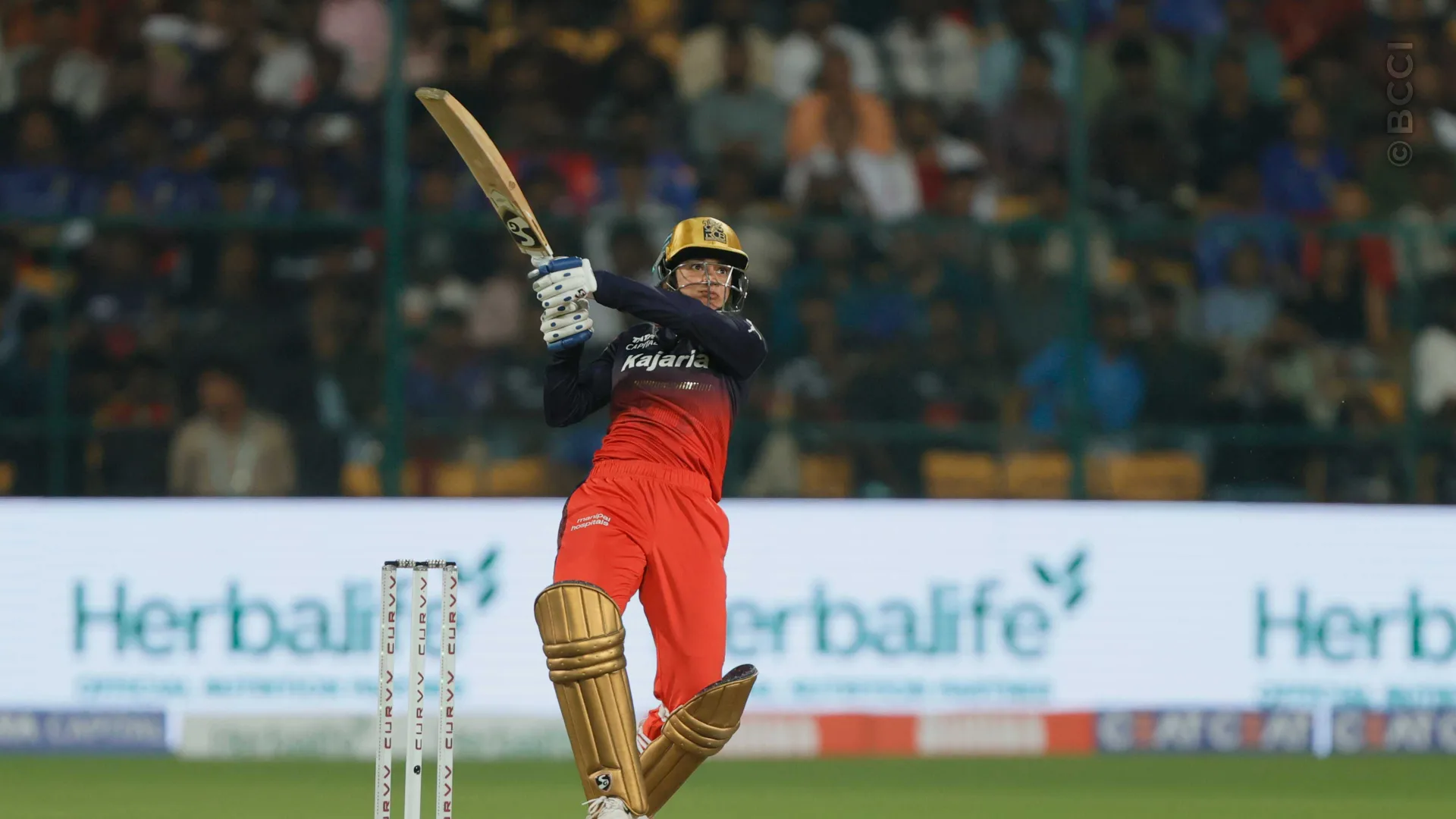 TATA WPL 2025: Match 7 - Royal Challengers Bengaluru vs Mumbai Indians — photo 5