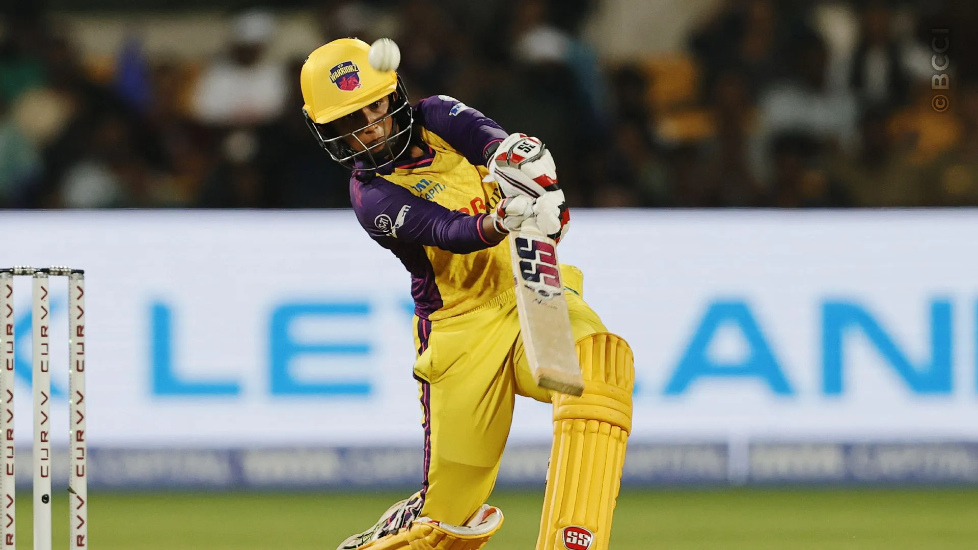 TATA WPL 2025: Match 11 - Mumbai Indians vs UP Warriorz — photo 15