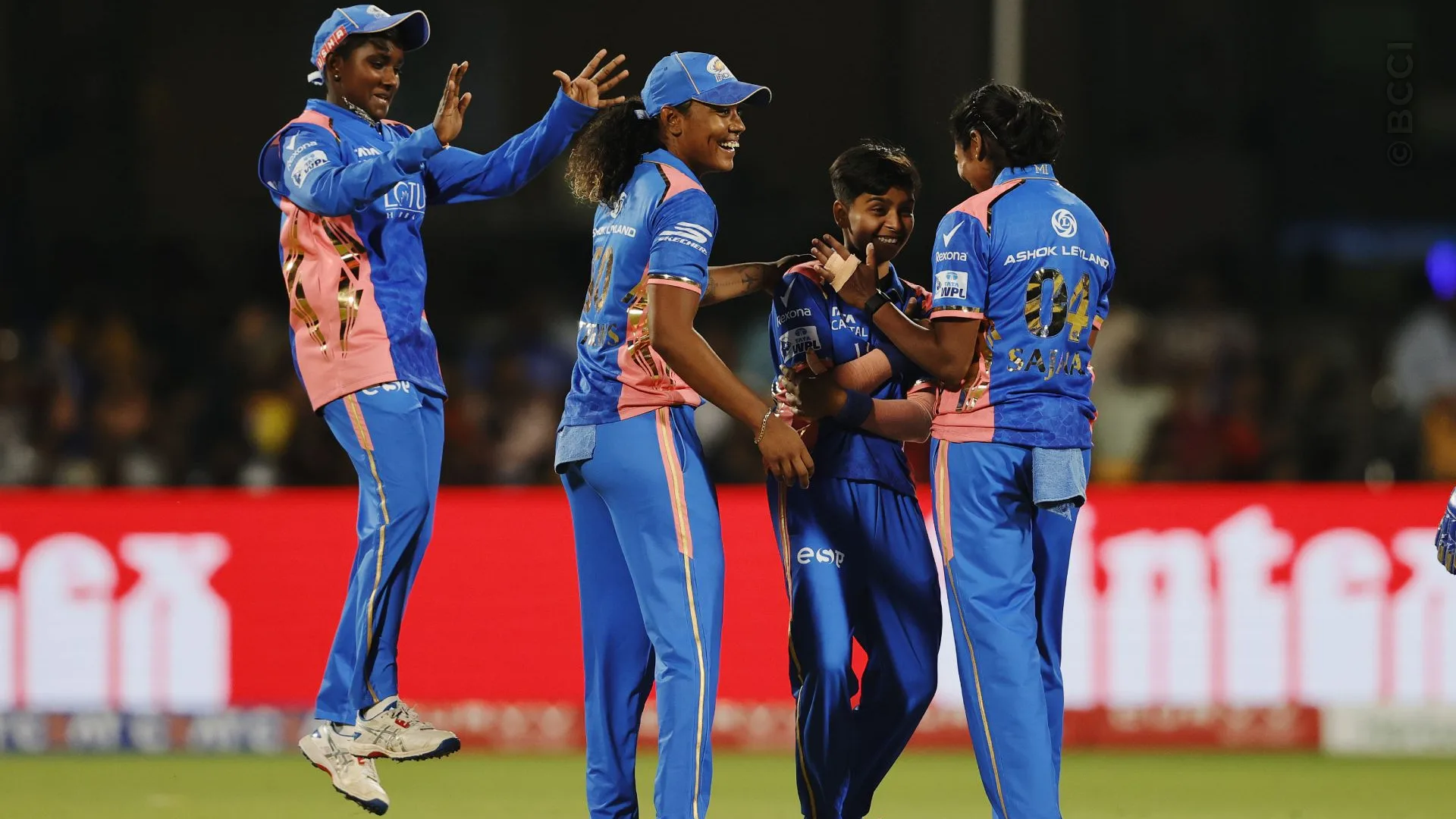 TATA WPL 2025: Match 11 - Mumbai Indians vs UP Warriorz — photo 23
