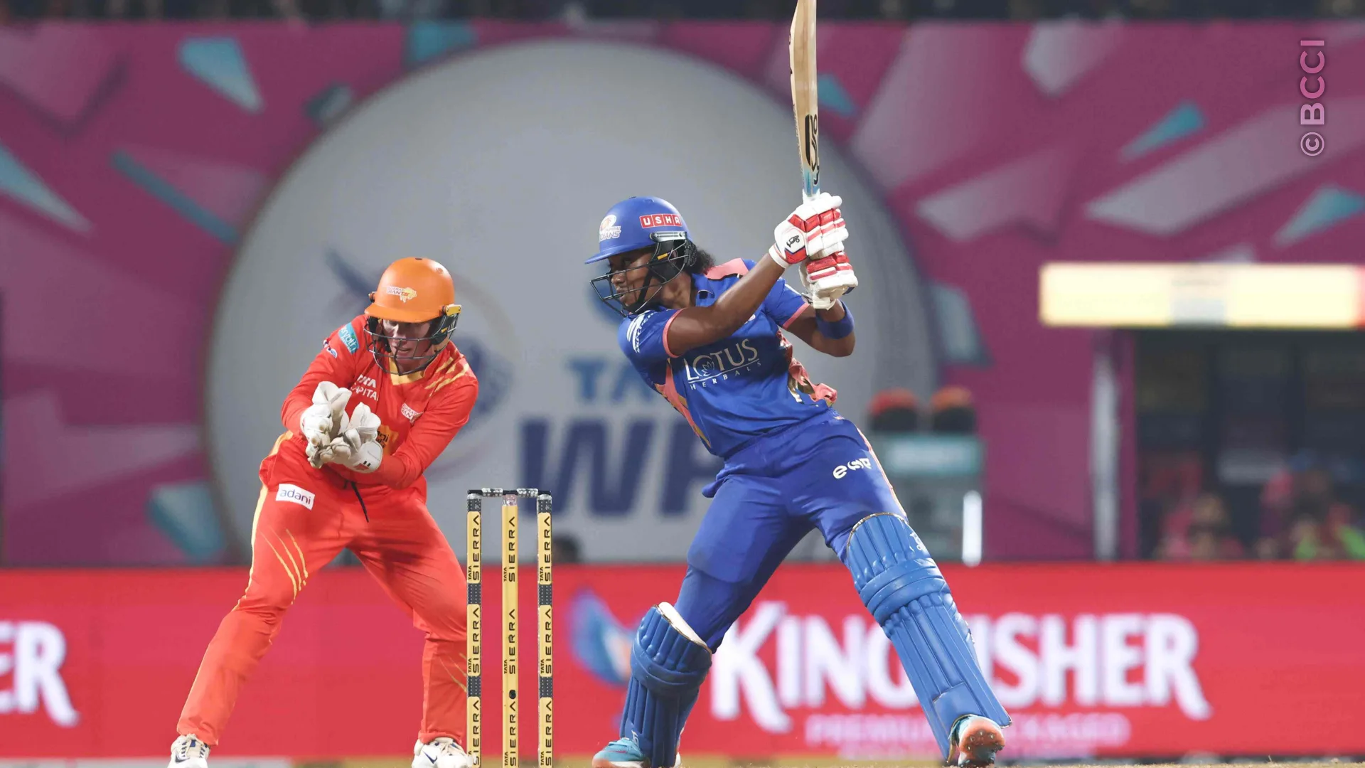 TATA WPL 2026: Match 6 - Mumbai Indians vs Gujarat Giants — photo 23